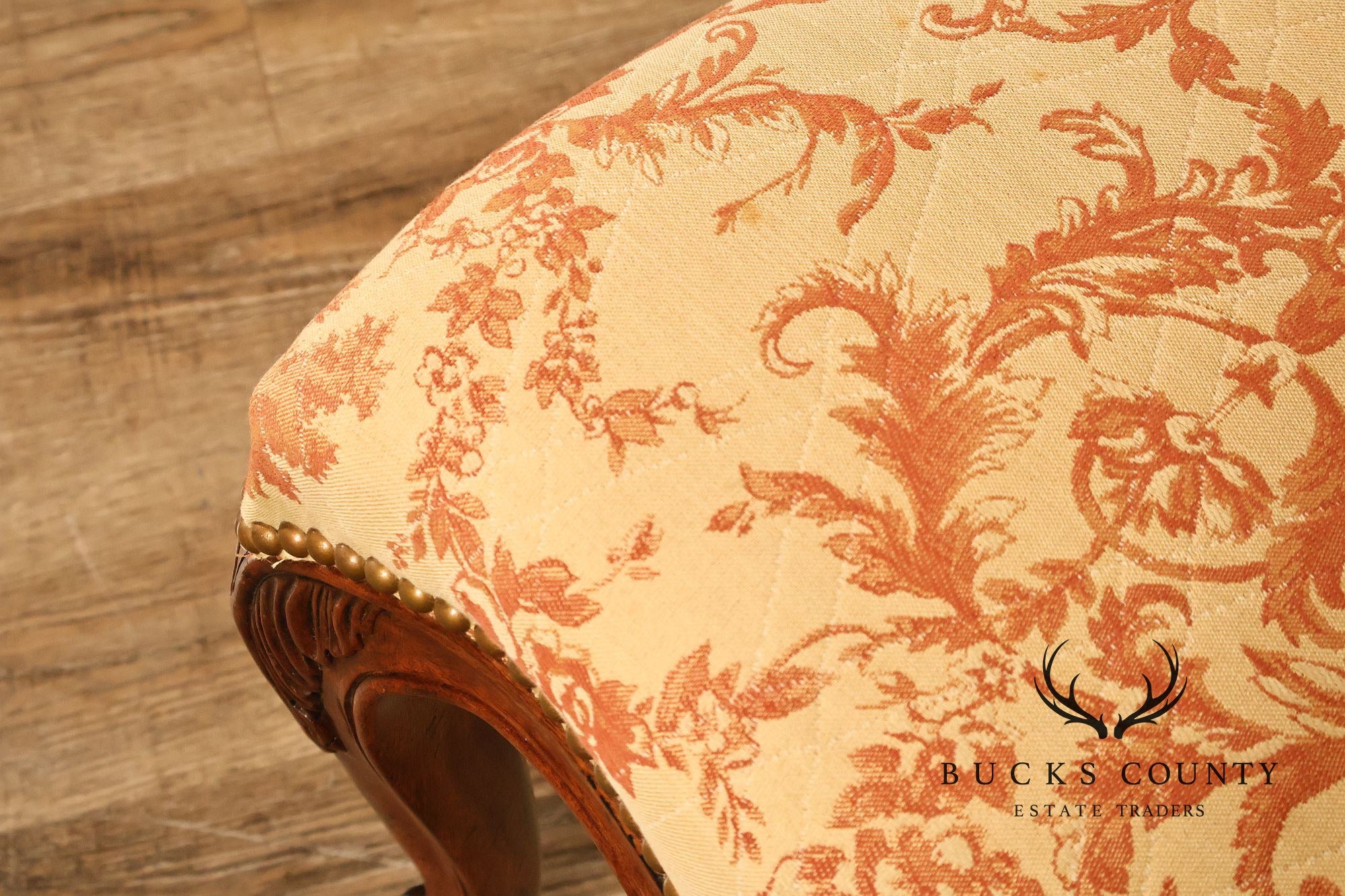 Henredon French Louis XV Style Pair of Carved Side Dining Chairs