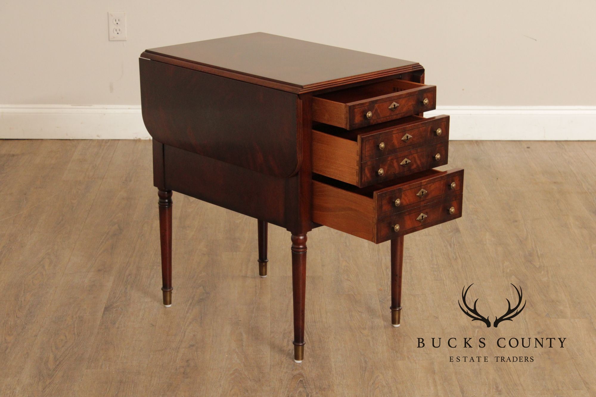 Henredon Sheraton Style Mahogany Drop End Table