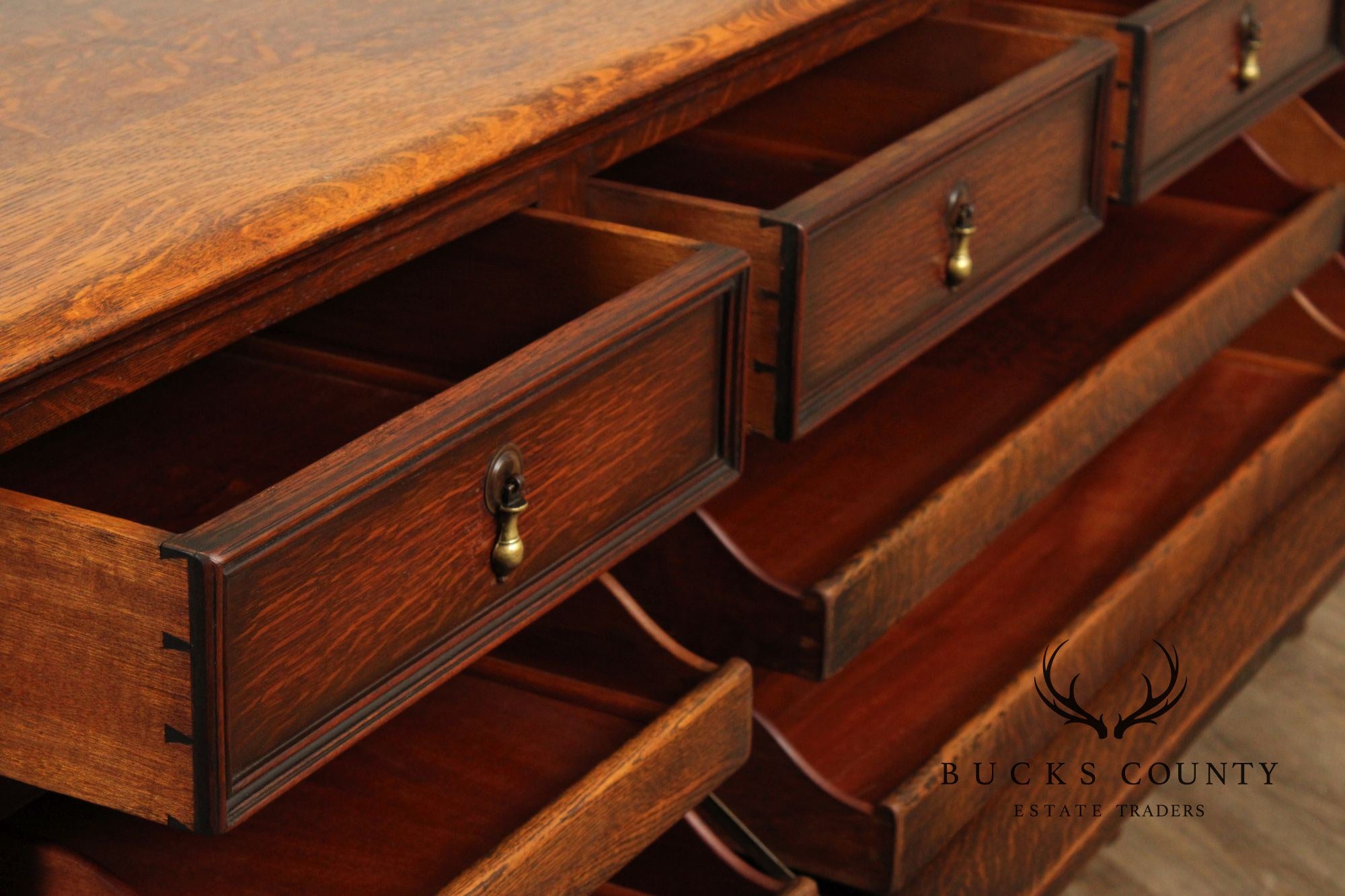 Danersk English Traditional Style Oak Sideboard