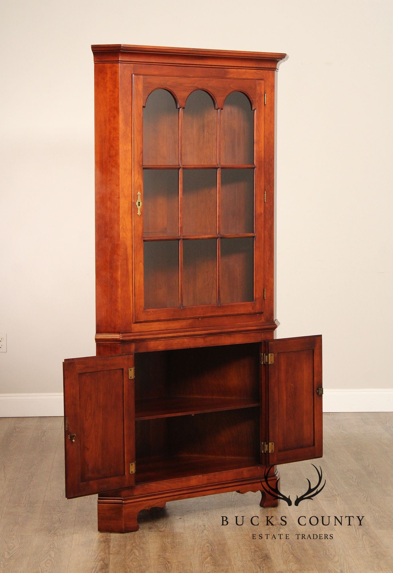 Statton Chippendale Style Cherry Corner Cabinet