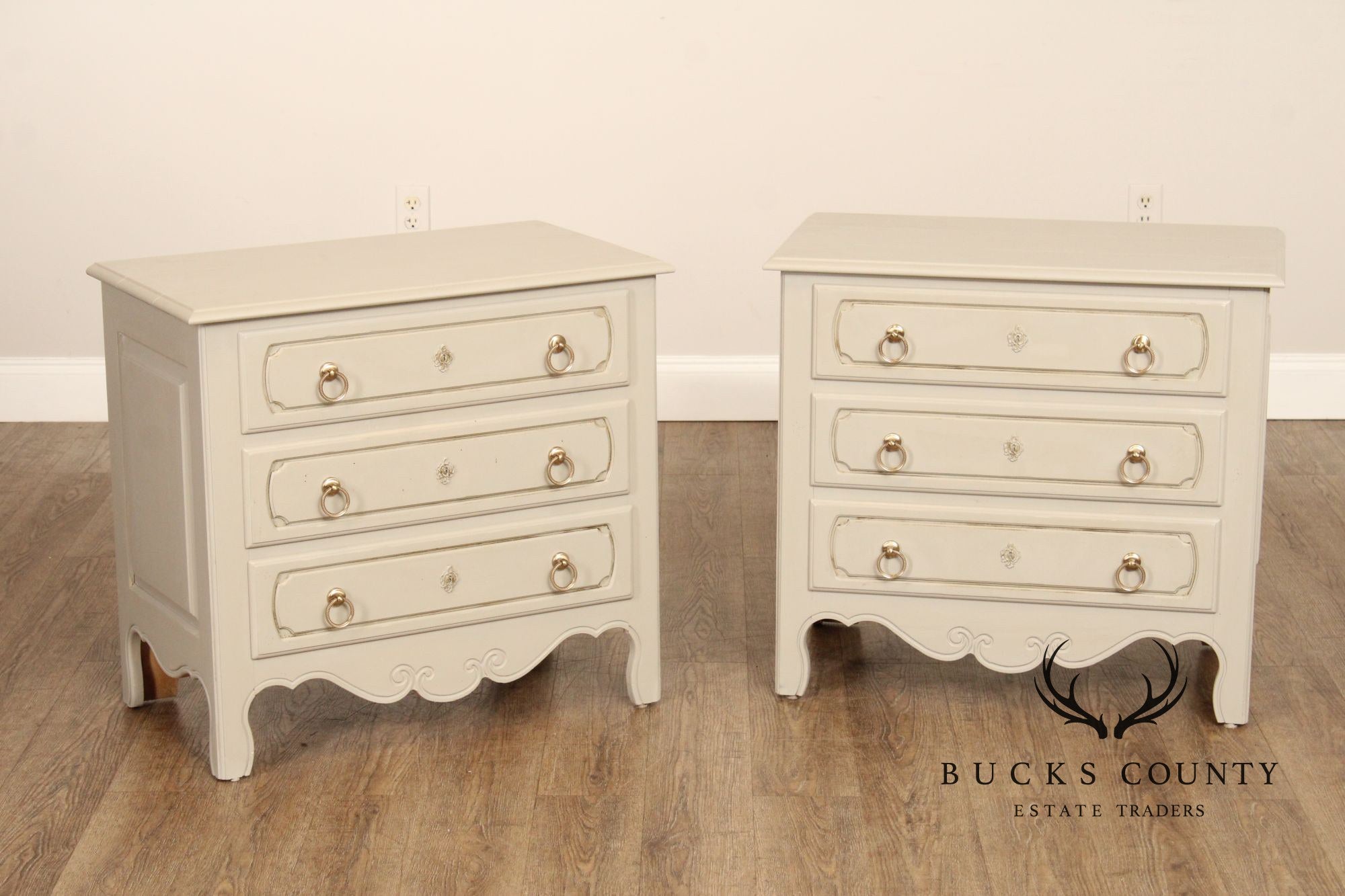 Ethan Allen 'Legacy' Pair of Painted Bedside Chests Nightstands