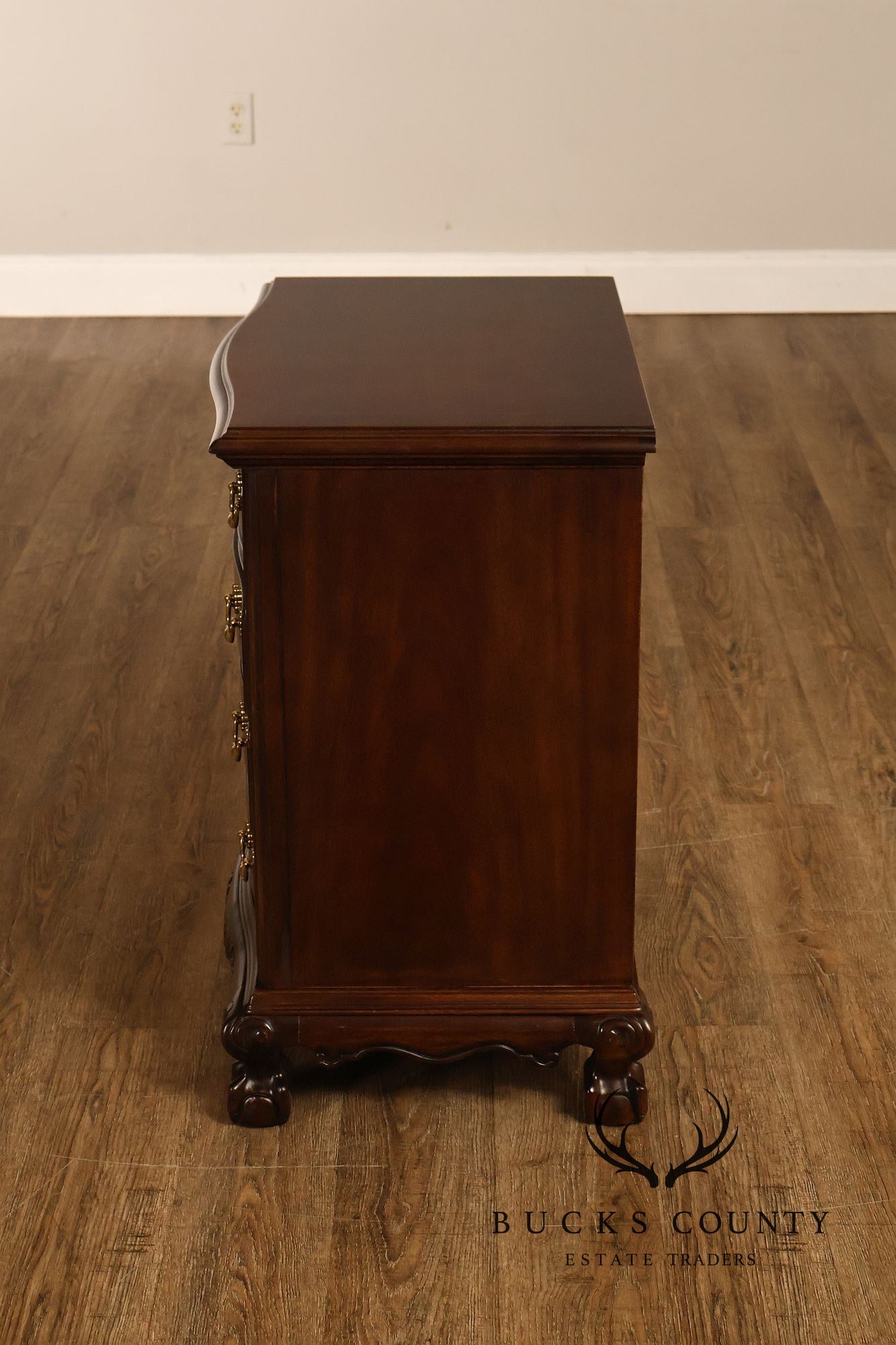 Drexel Heritage Heirlooms Collection Pair of Mahogany Bedside Chests Nightstands