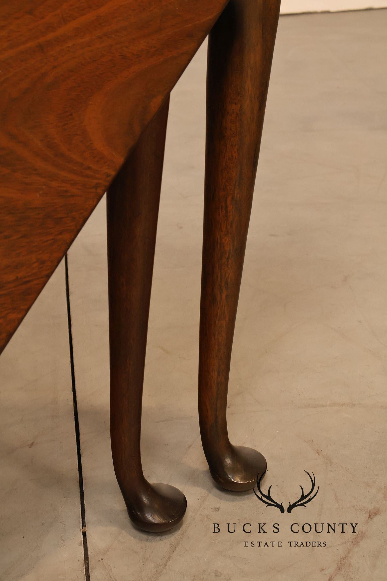Kittinger Colonial Williamsburg Mahogany Drop-Leaf Napkin Table