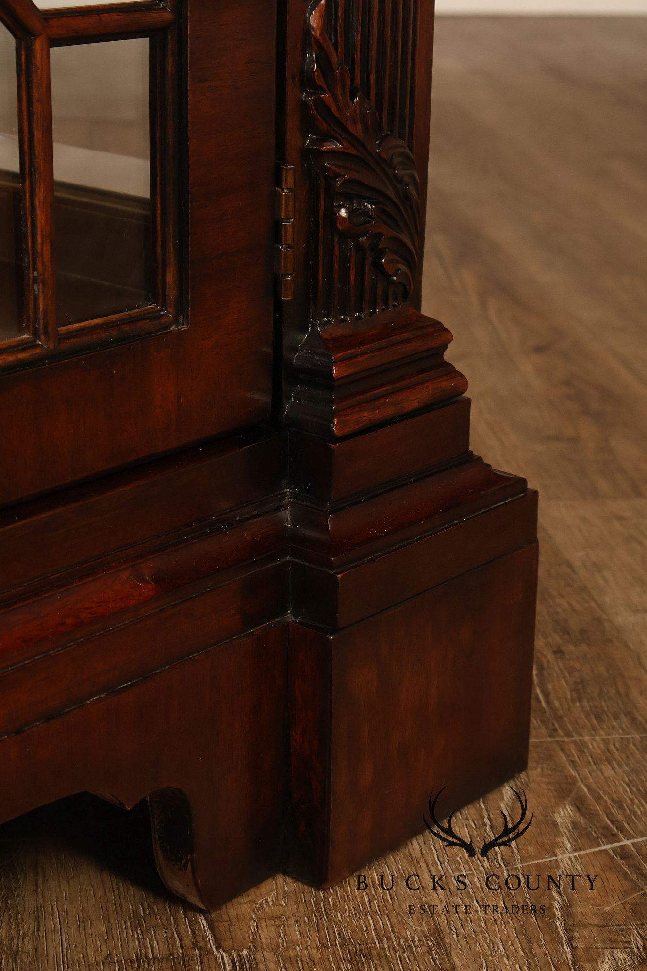Henredon Neoclassical Style Mahogany Display Case
