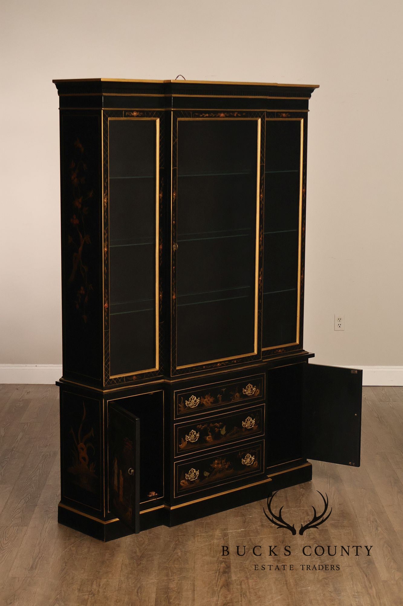 Hickory American Masterpiece Collection Vintage Chinoiserie China Cabinet
