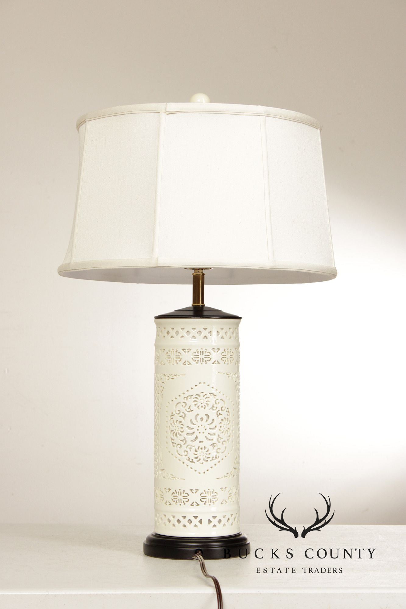 Sun-Lite Pierced Bone China Table Lamp Night Light