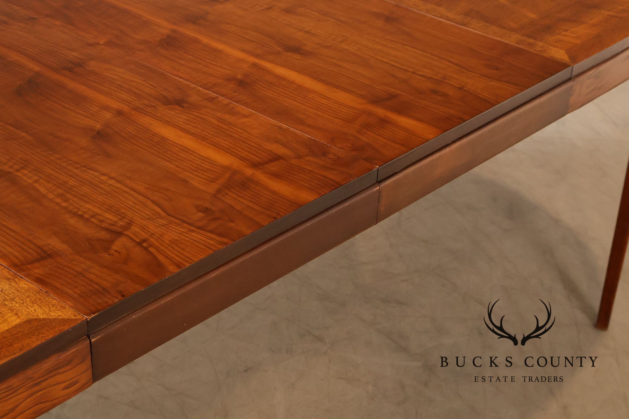 Lane 'Rhythm' Mid Century Modern Walnut Expandable Dining Table