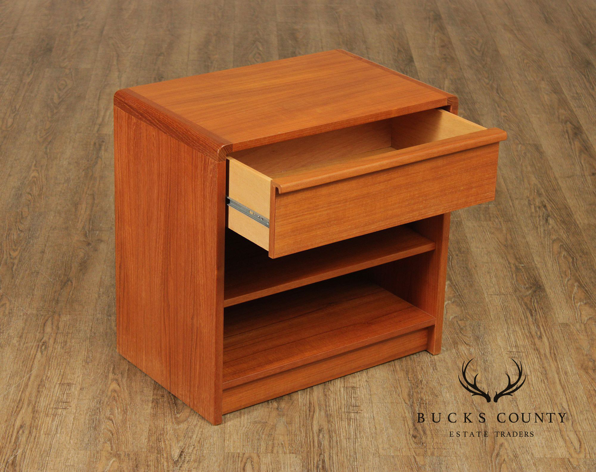 Schreibers Mobelfabrik Danish Modern Teak Nightstand