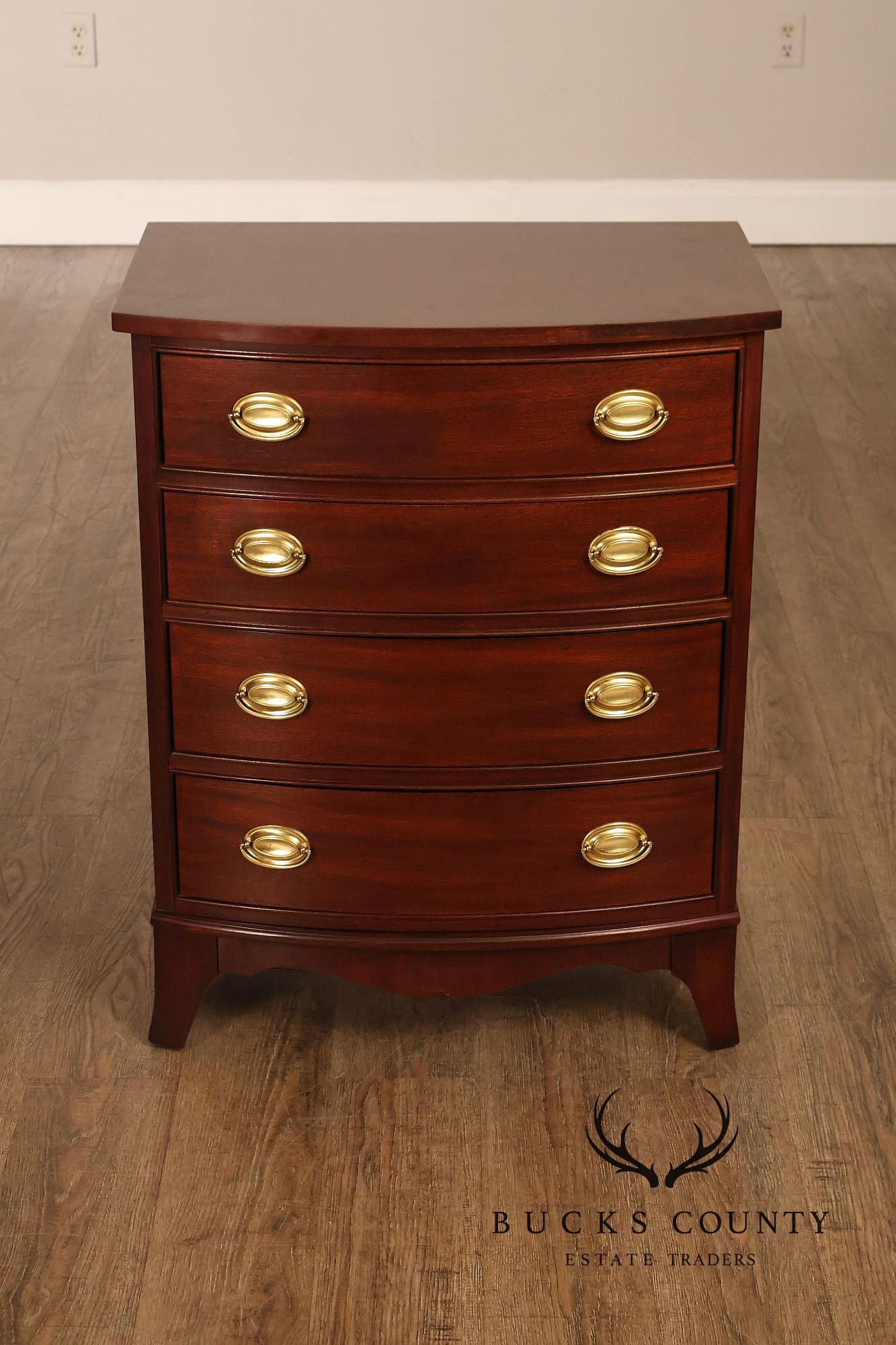 Thomasville Hepplewhite Style Pair Of Mahogany Bow Front Chest Nightstands