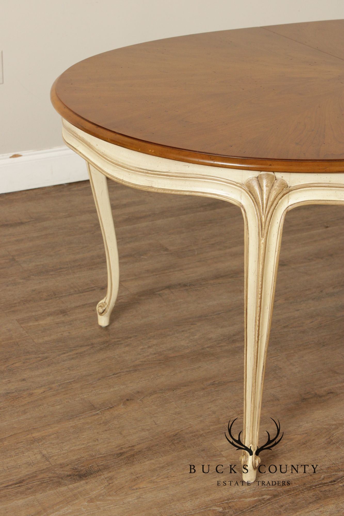 Henredon French Provincial Style Expandable Dining Table