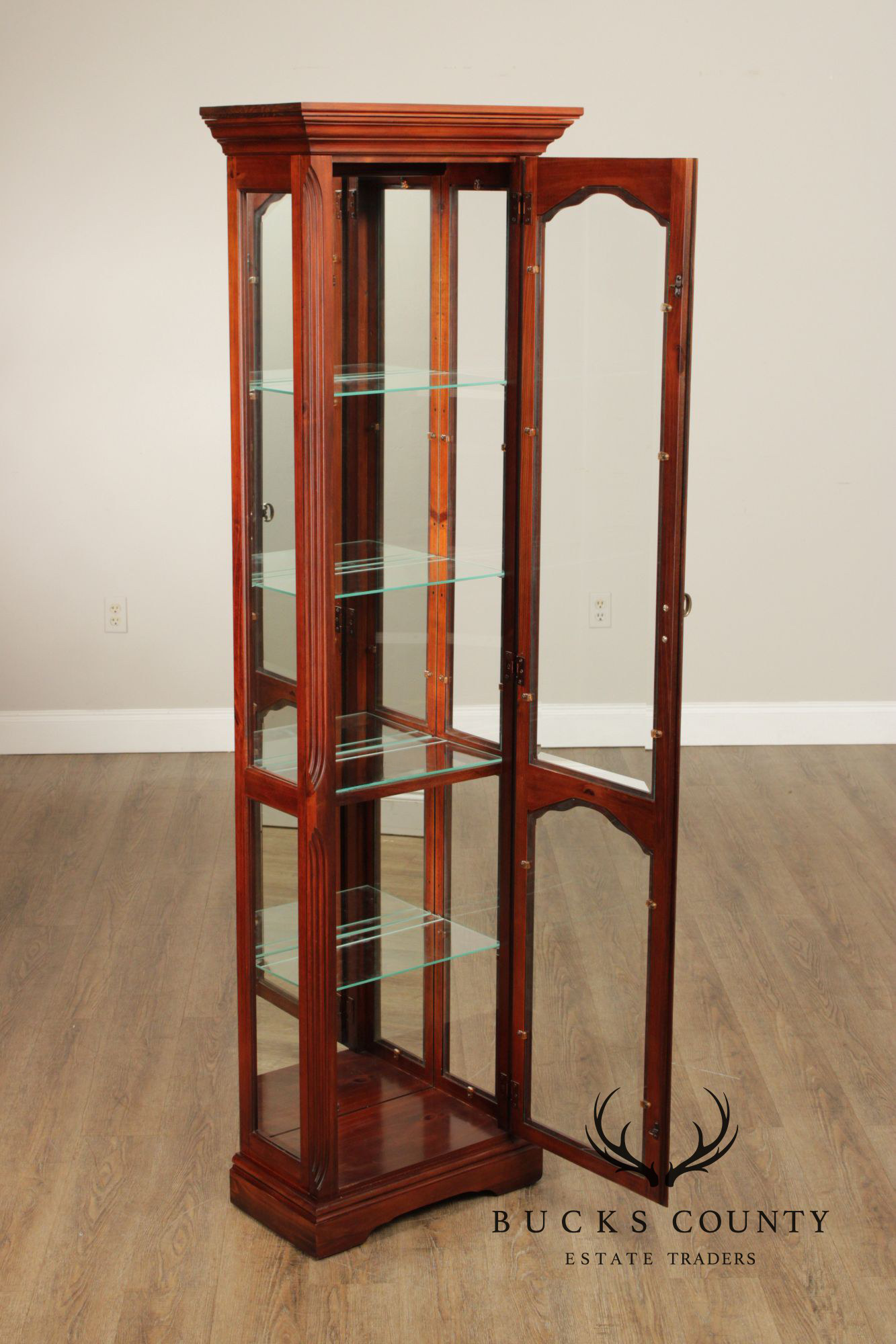 Pulaski Furniture Cherry Curio Cabinet