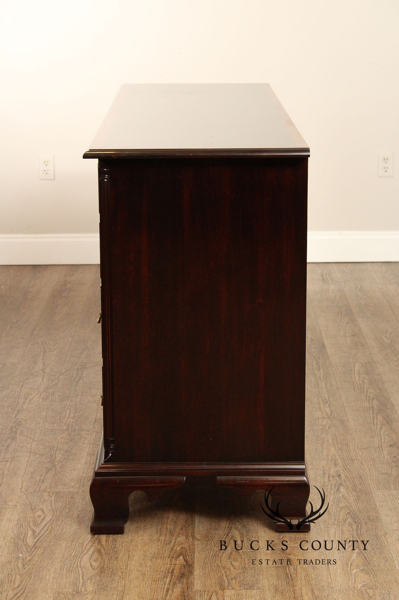 Stickley Georgian Style Inlaid Mahogany Dresser