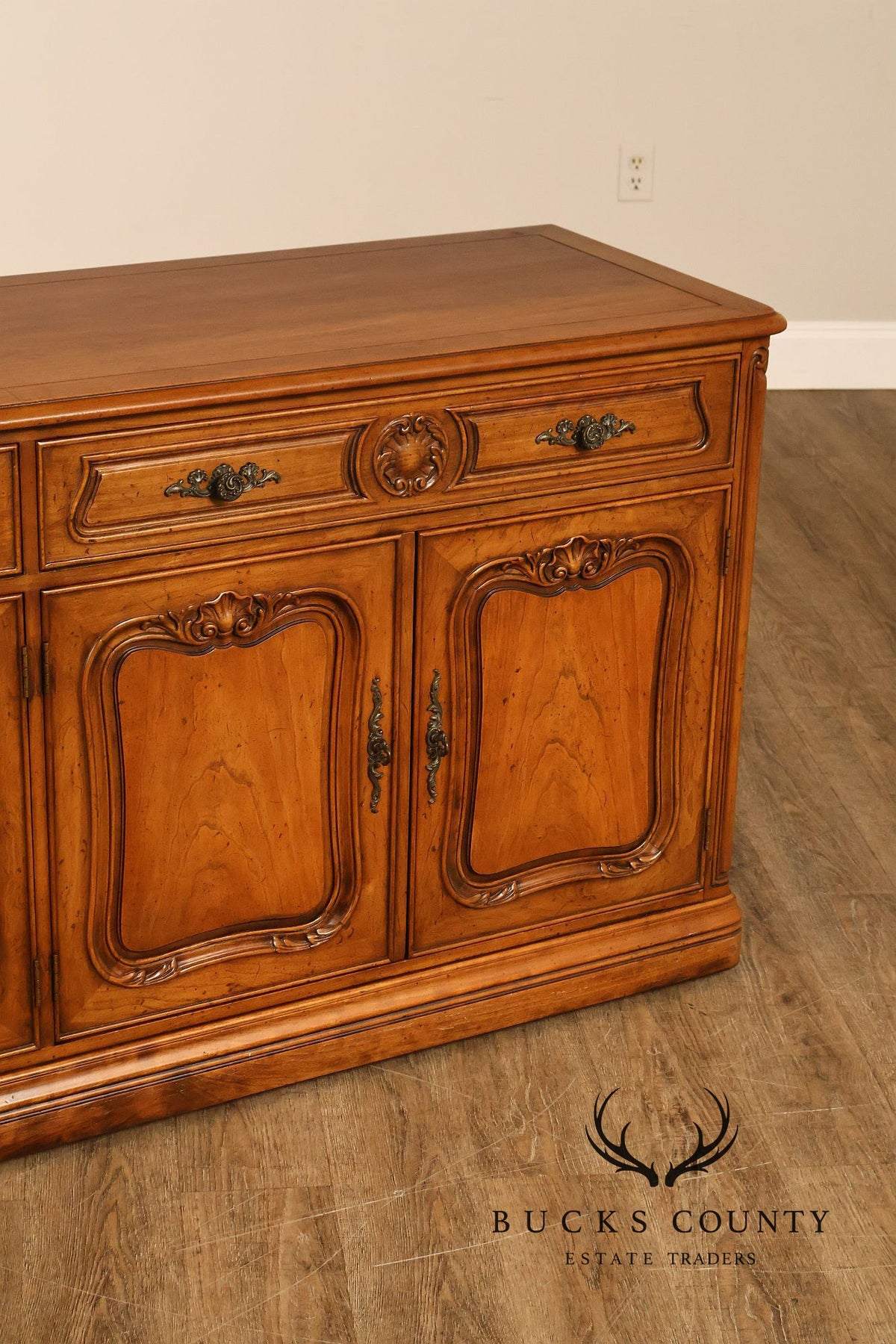 Henredon French Louis XV Style Walnut Buffet Sideboard