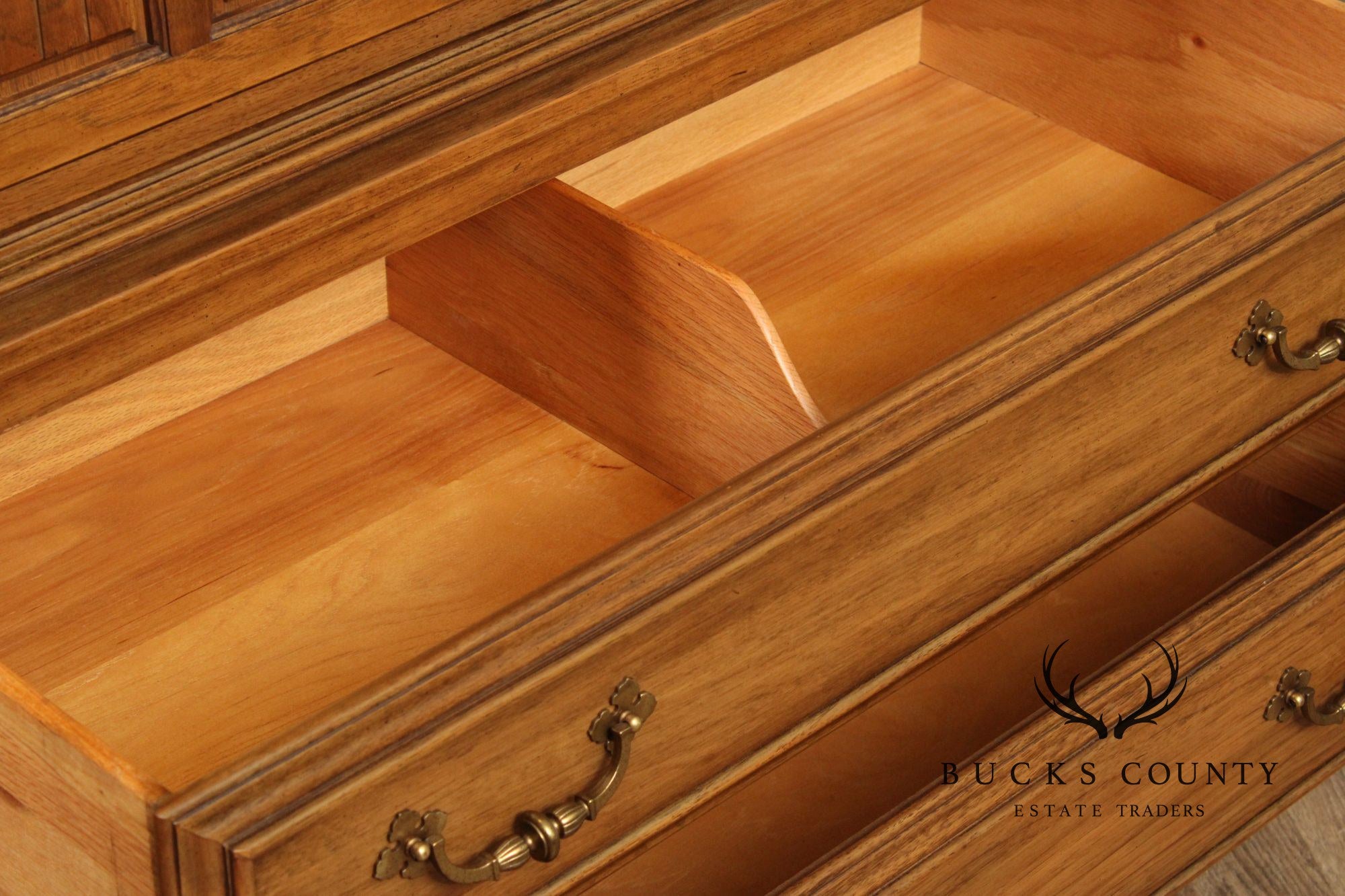 Thomasville Vintage Mediterranean Style Gentlemans Tall Chest