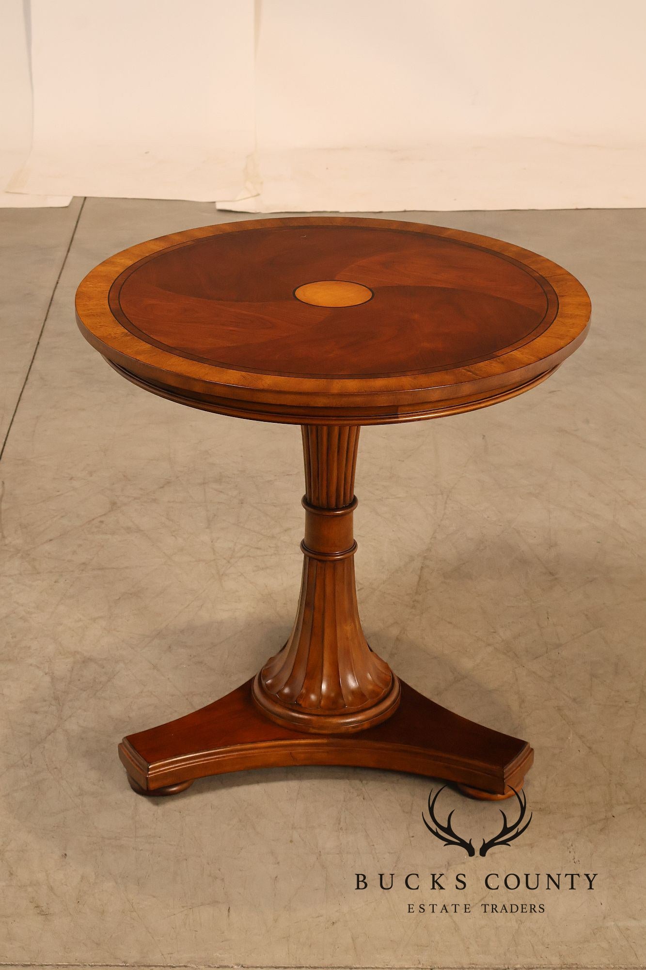 Ethan Allen Townhouse Collection Round Pedestal Side Table
