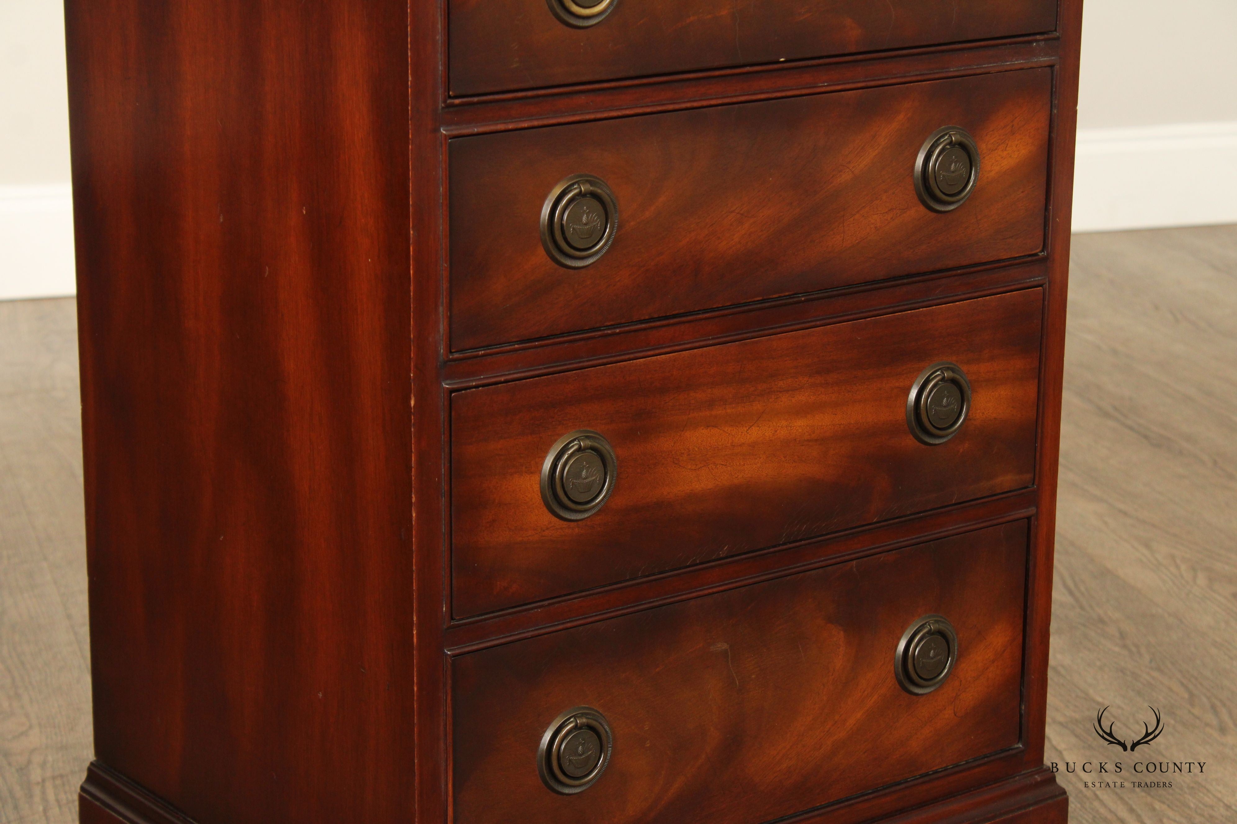 Henredon 1940's Georgian Style Pair of Mahogany Chest Nightstands