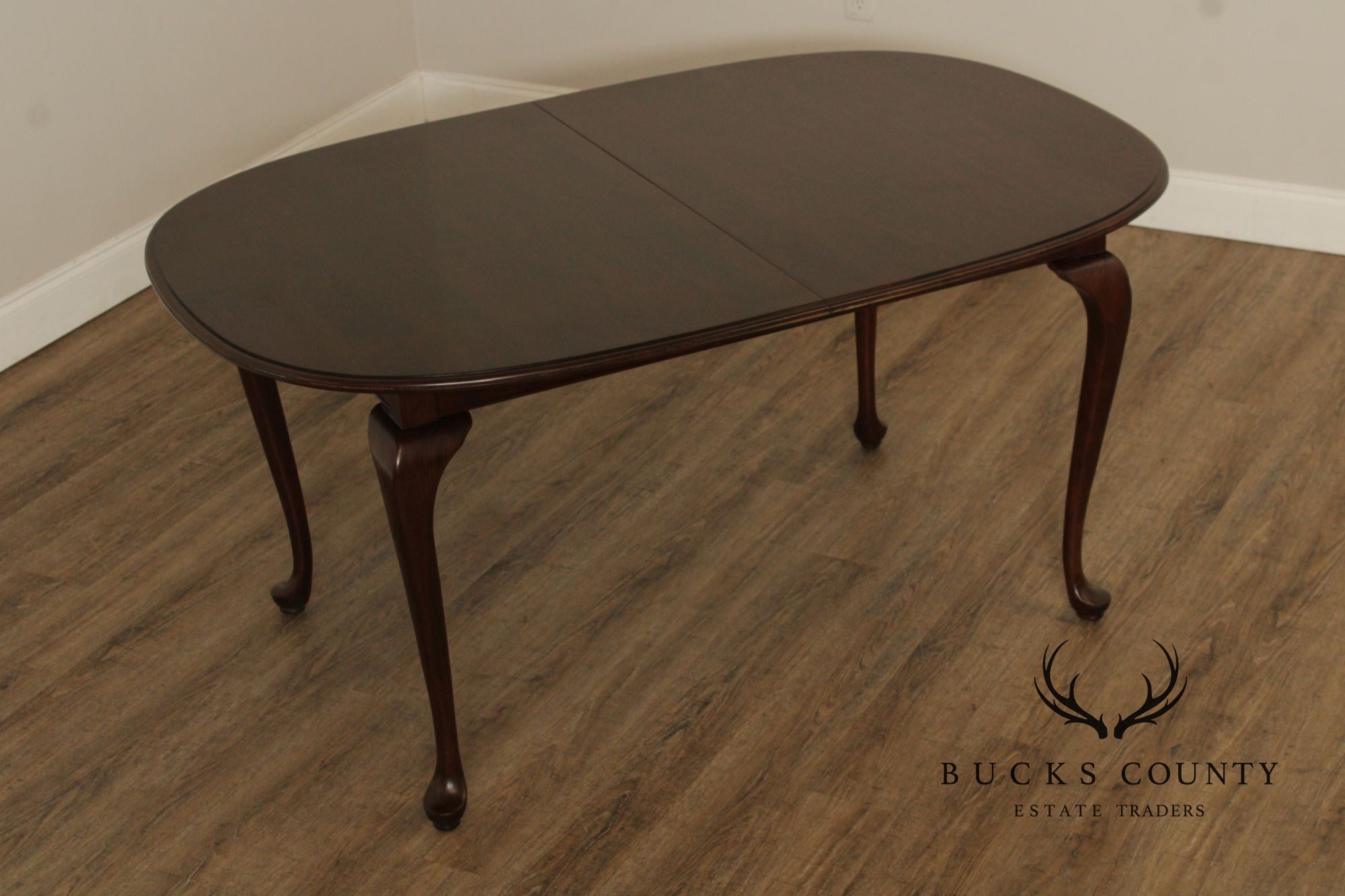 Ethan Allen Georgian Court Cherry Expandable Dining Table