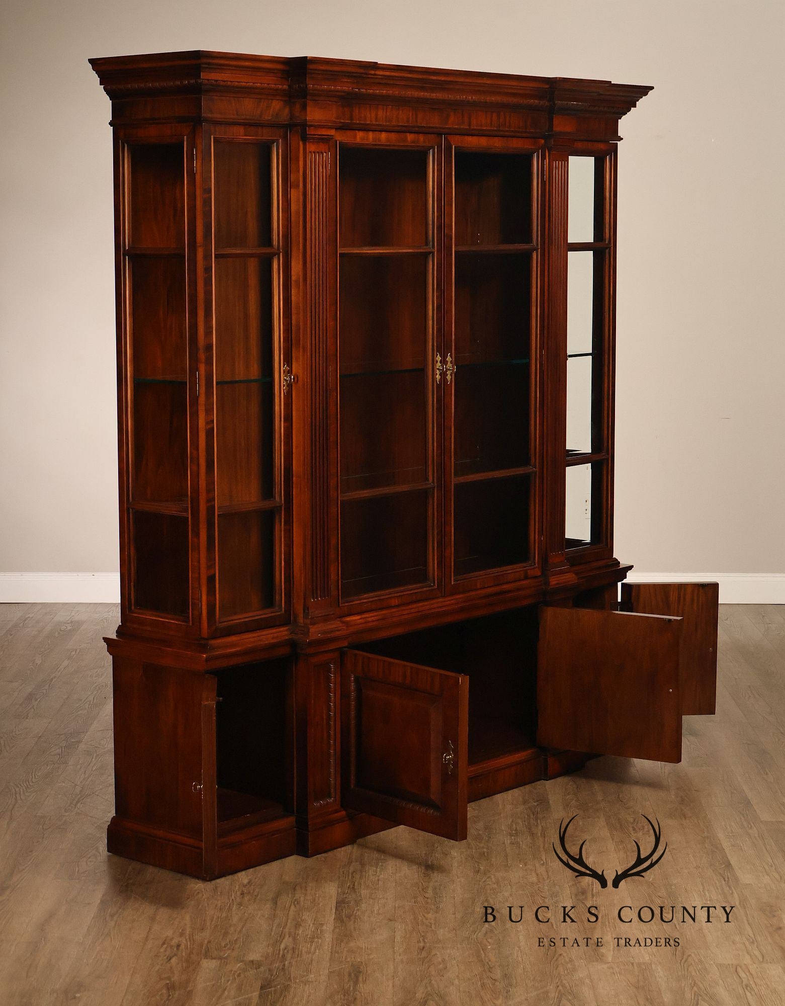 Henredon Furniture Georgian Style Mahogany Breakfront