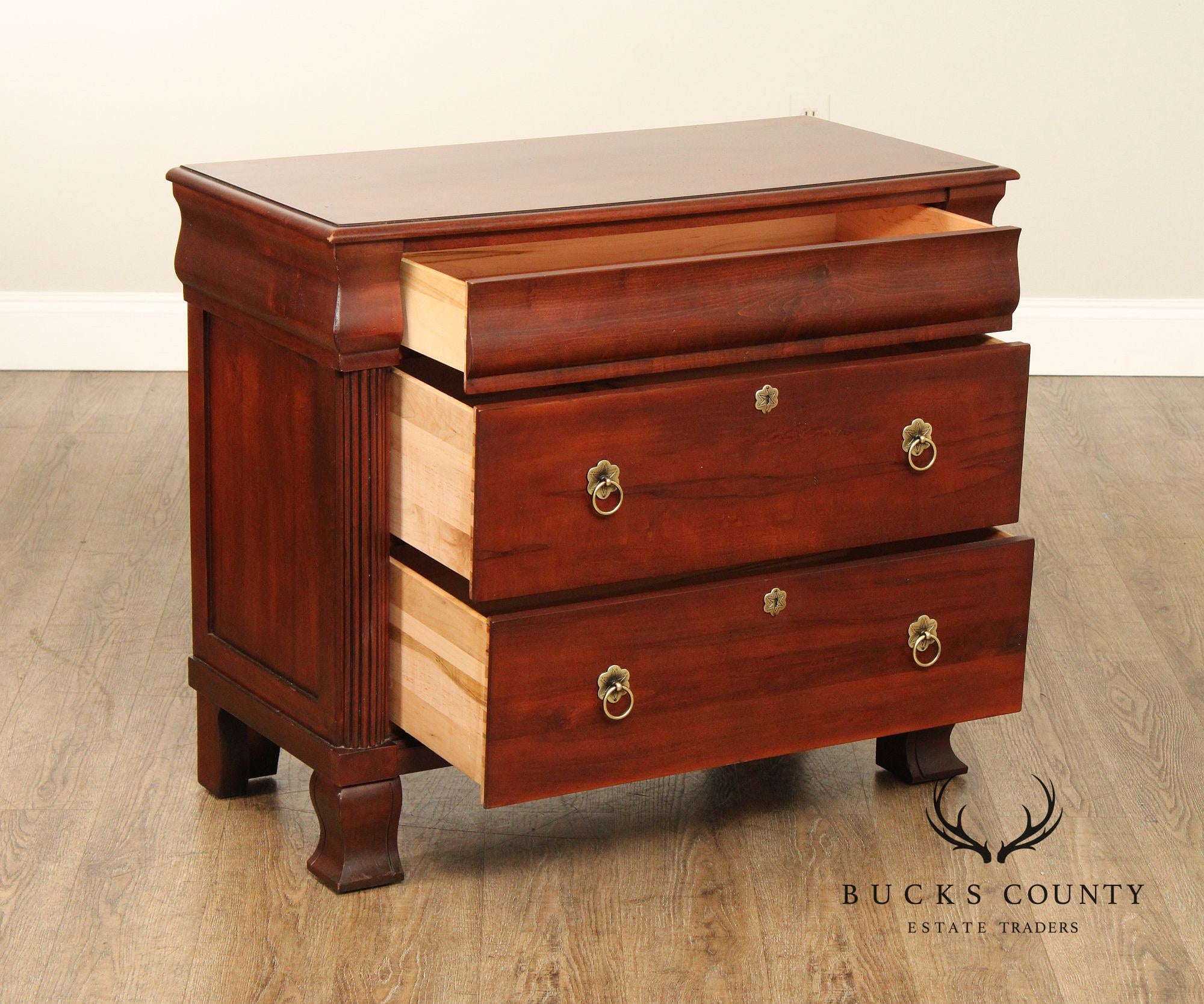 Ethan Allen 'British Classics' Pair of Bedside Chests Nightstands