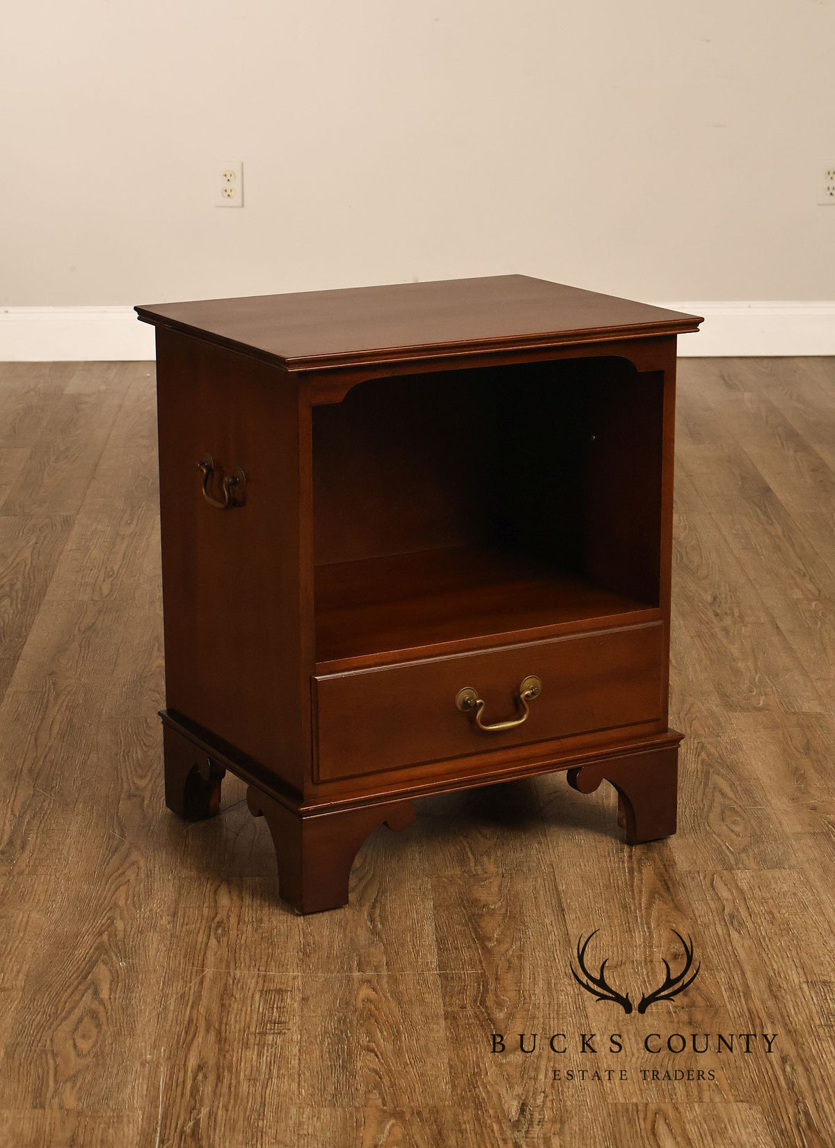 Pair Of Kittinger Old Dominion Mahogany Open Nightstands