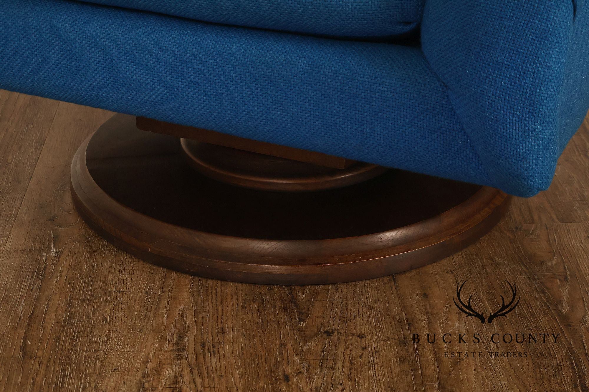 Schnadig Mid Century Modern  Blue Upholstered Swivel Lounge Chair