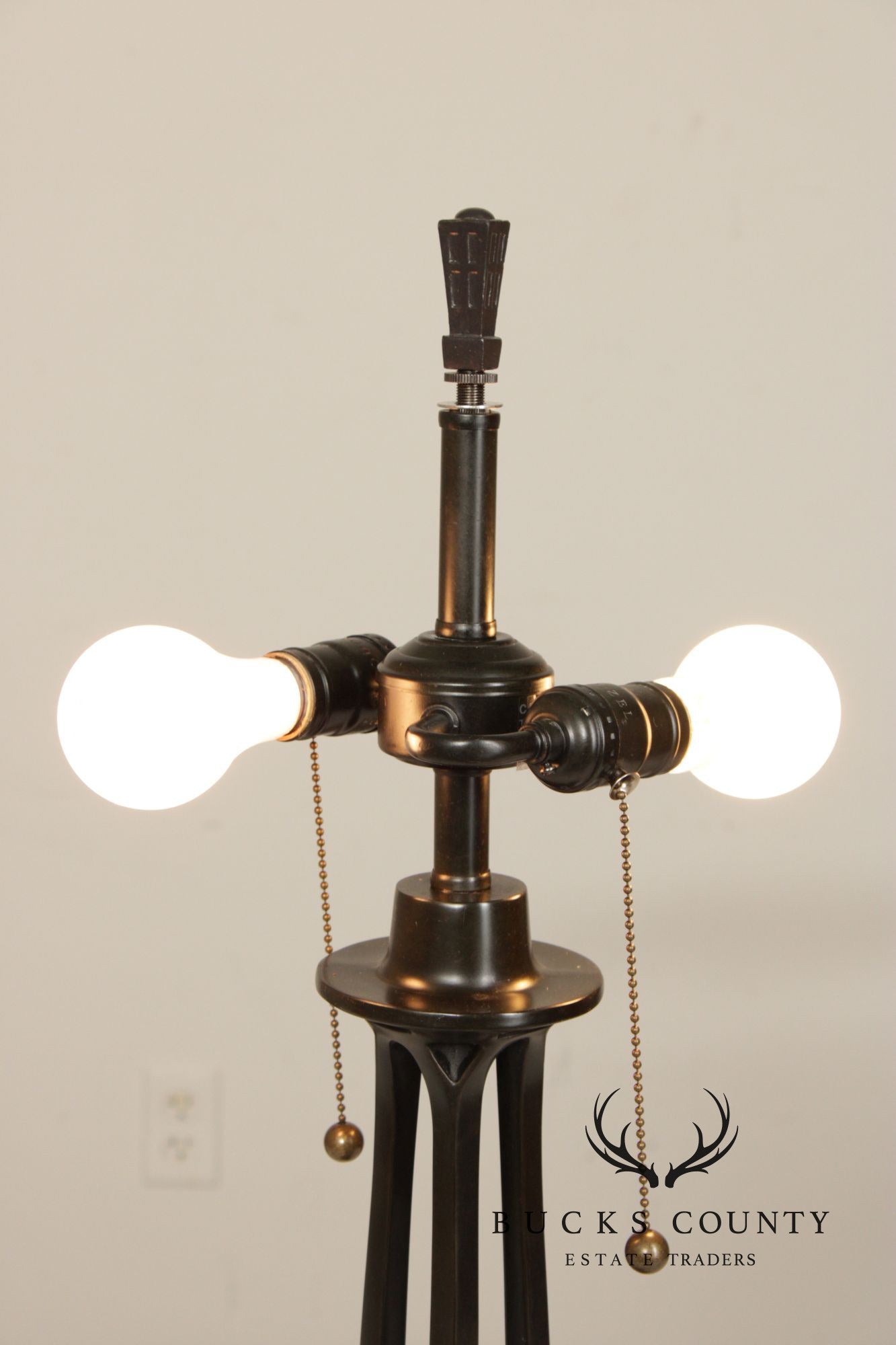 Quoizel Arts and Crafts Style Pair of 'Gotham' Table Lamps