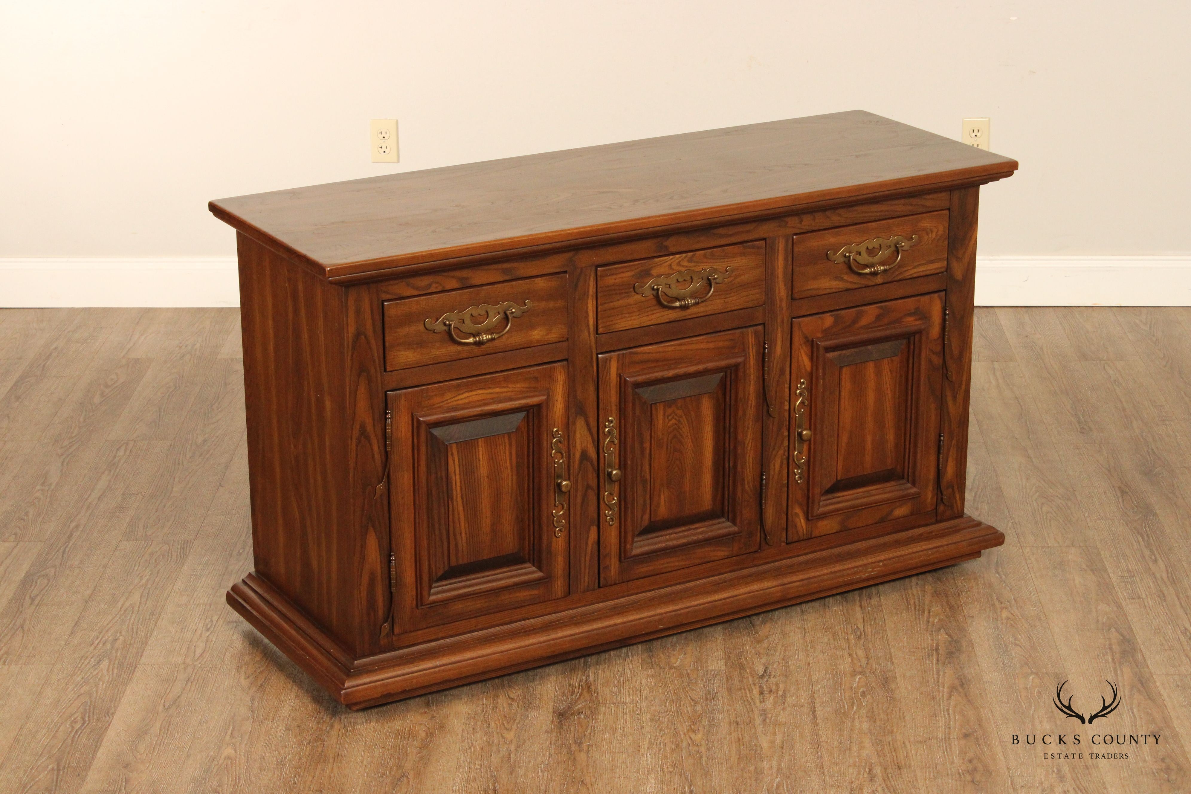 Heywood Wakefield Vintage Colonial Revival Traditional Oak Sideboard