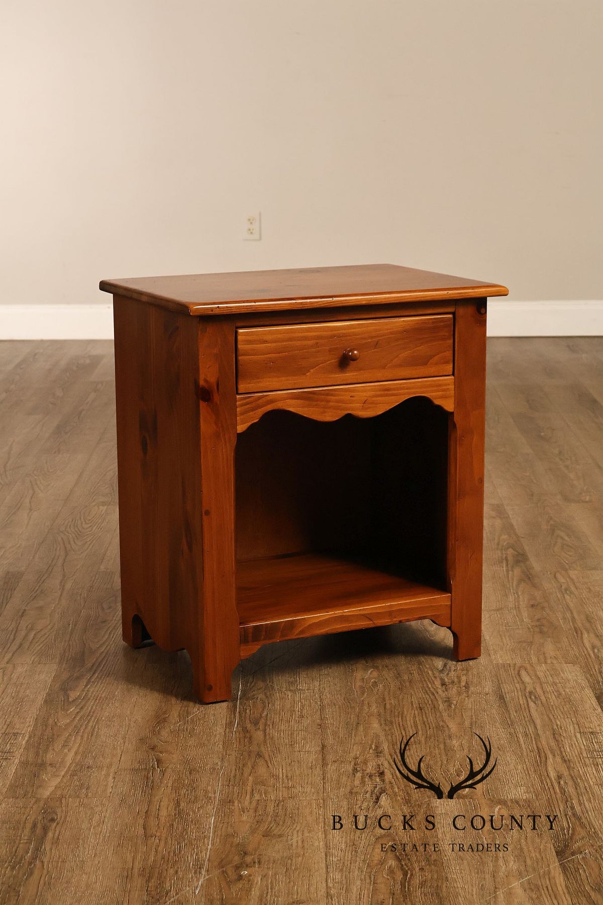 Ethan Allen Pair of Pine Single-Drawer Nightstands