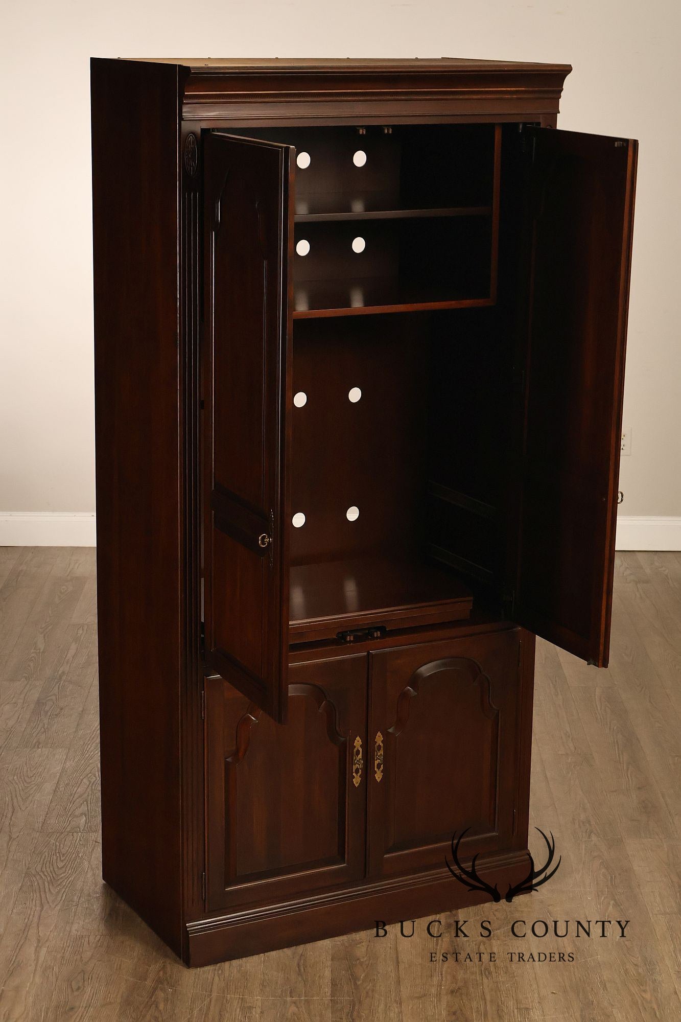 Ethan Allen Georgian Court Collection Traditional Entertainment Armoire Cabinet