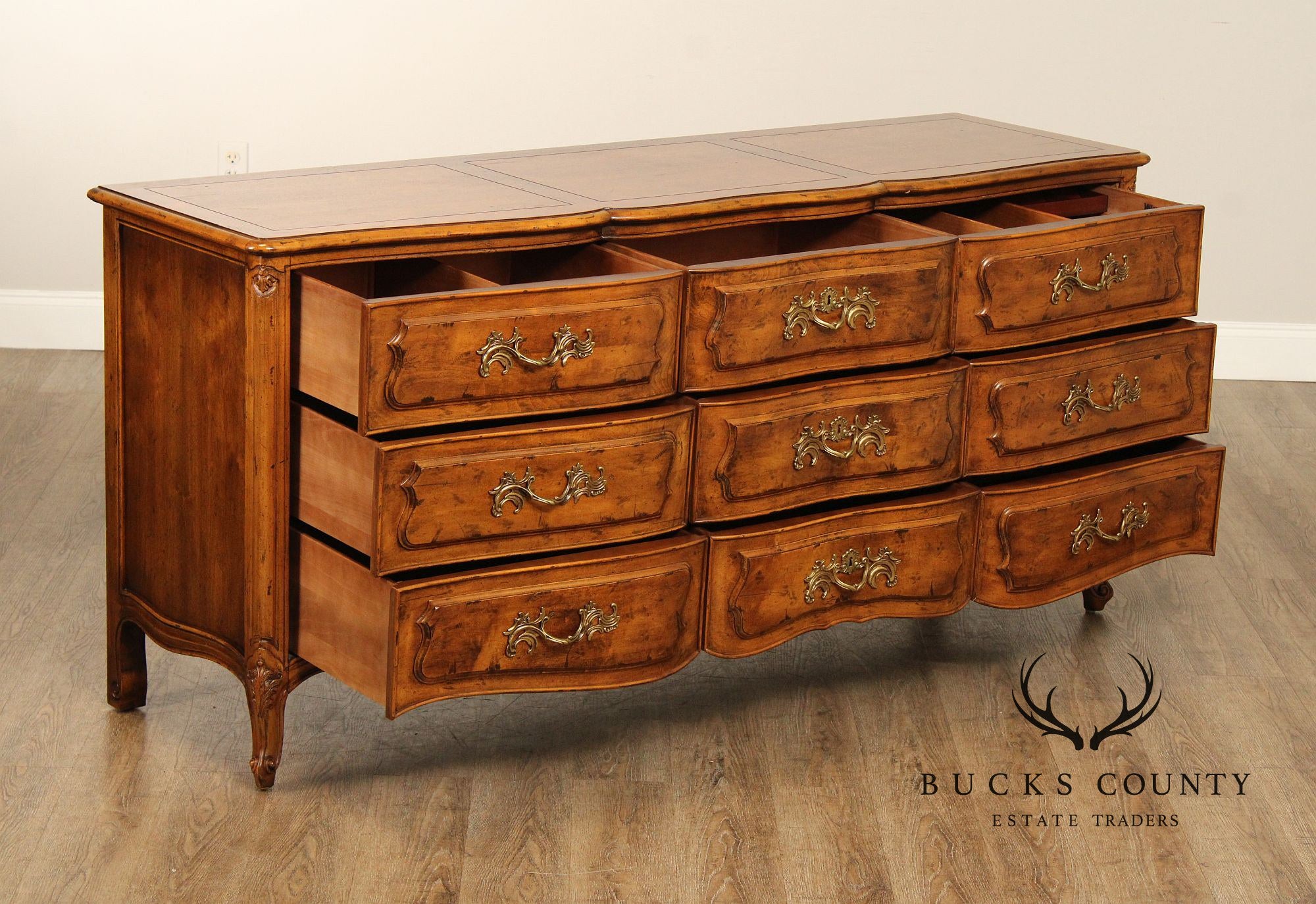 Henredon 'Villandry' French Louis XV Style Walnut Triple Dresser