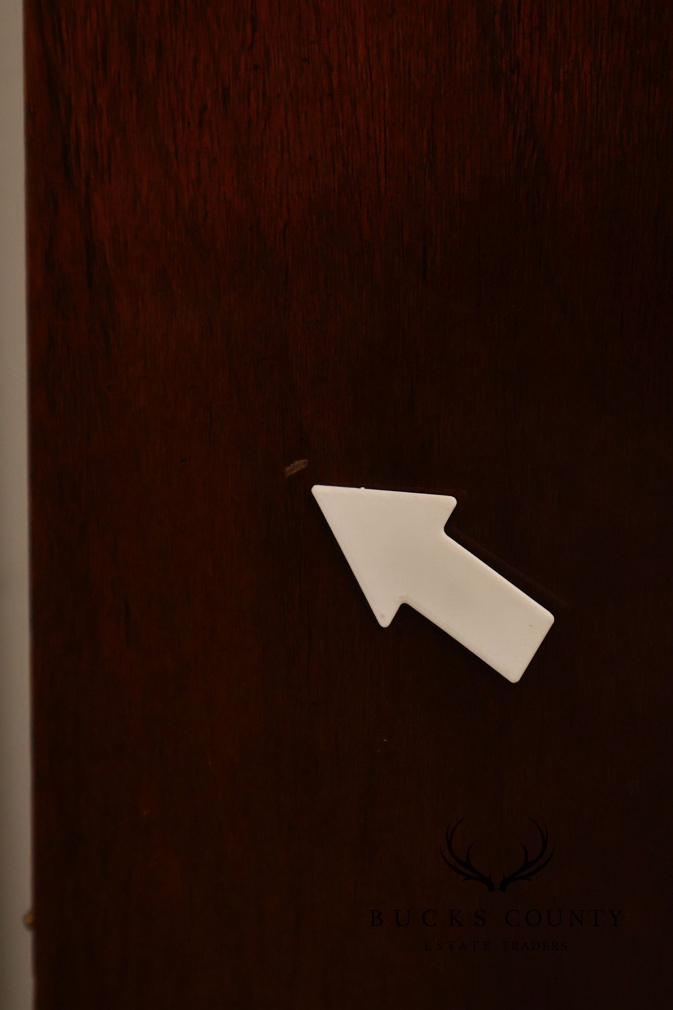 Hickory Chair Banded Mahogany Expandable Dining Table With Two Leaves