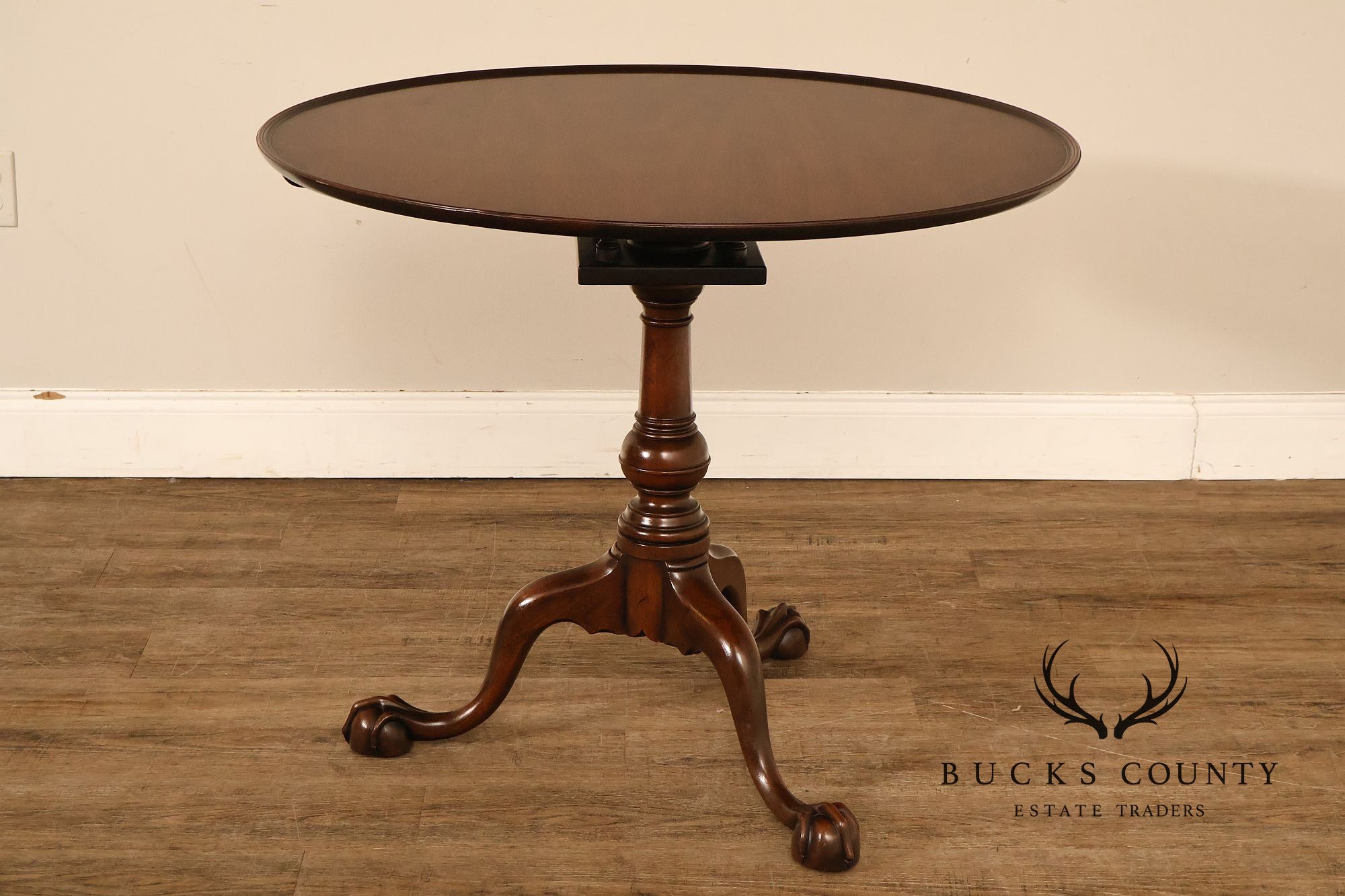 Kittinger Colonial Williamsburg Mahogany Tilt-Top Table