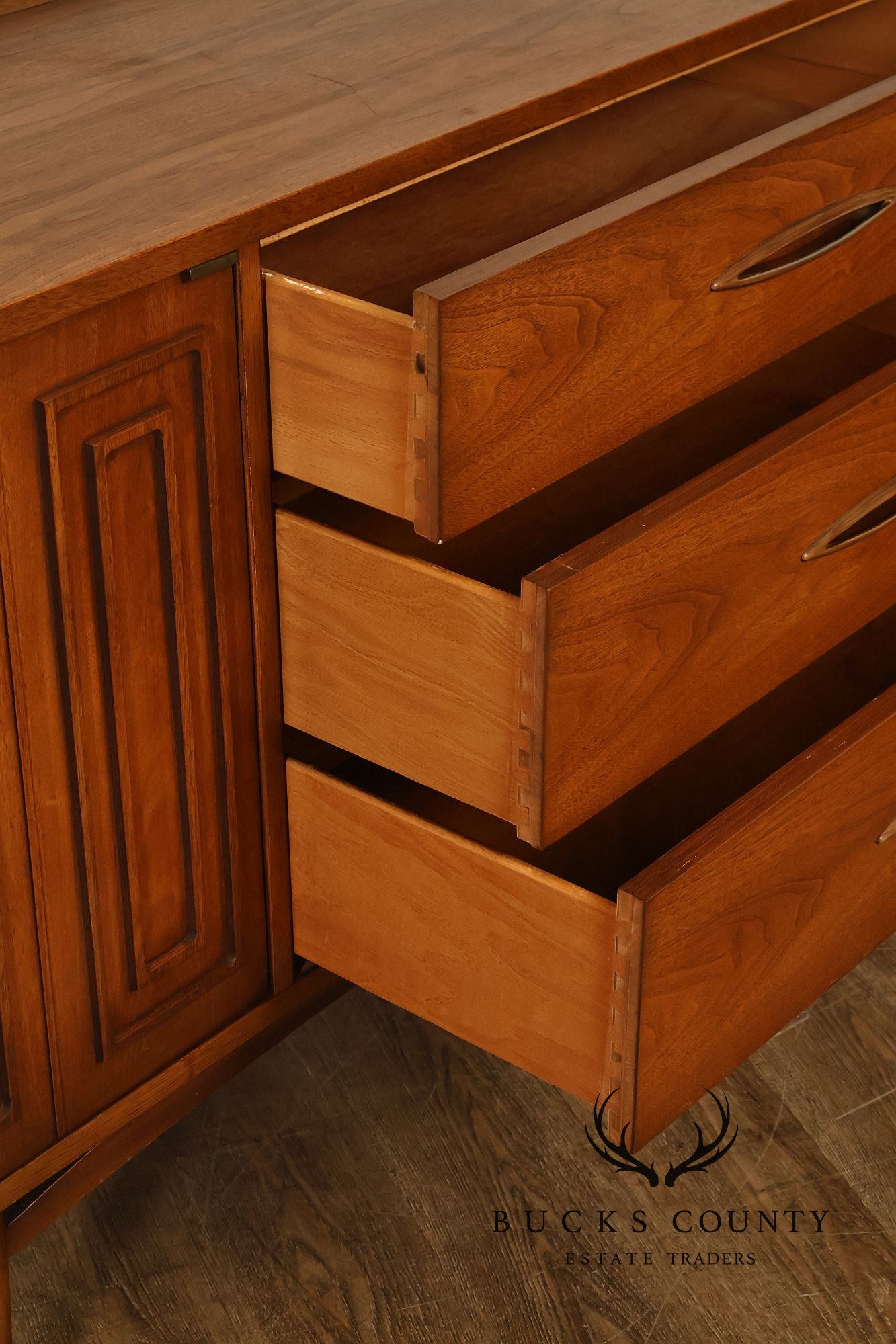 Broyhill 'Sculptra' Mid Century Modern Walnut Sideboard