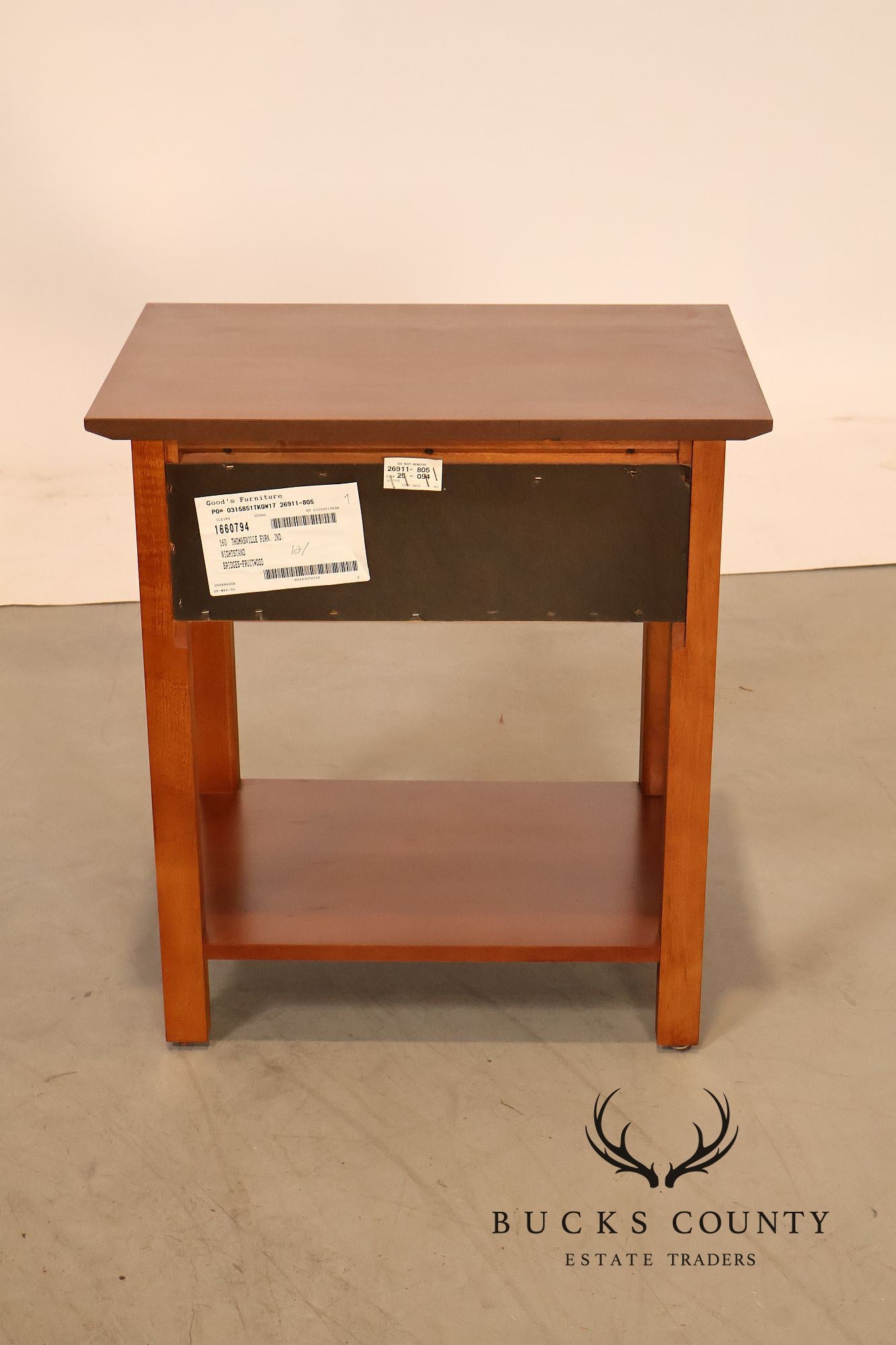 Thomasville 'Impressions' Mission Style Pair of Cherry Nightstands