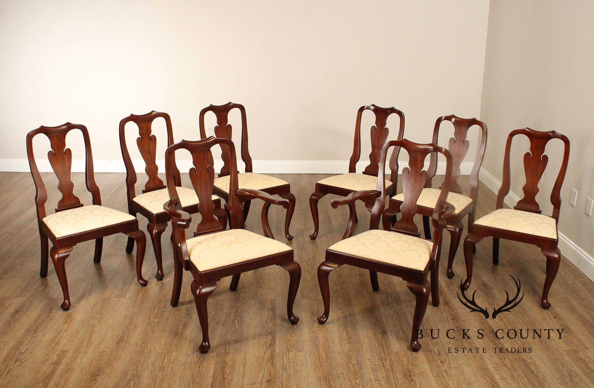 Henkel Harris Queen Anne Style Set of Eight Mahogany Dining Chairs