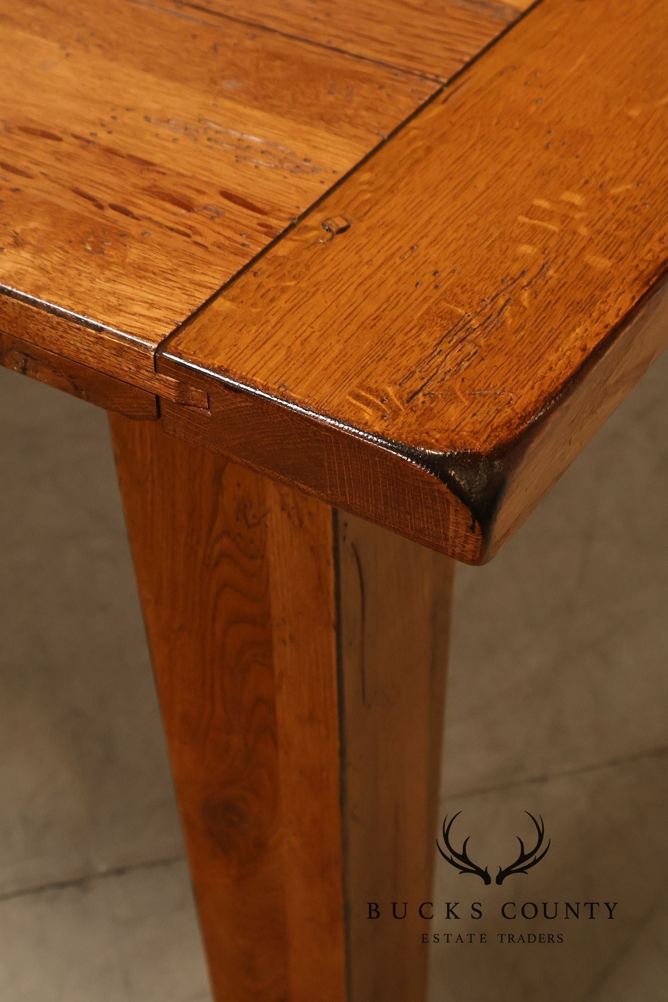 Broyhill Attic Heirlooms Farmhouse Extending Dining Table