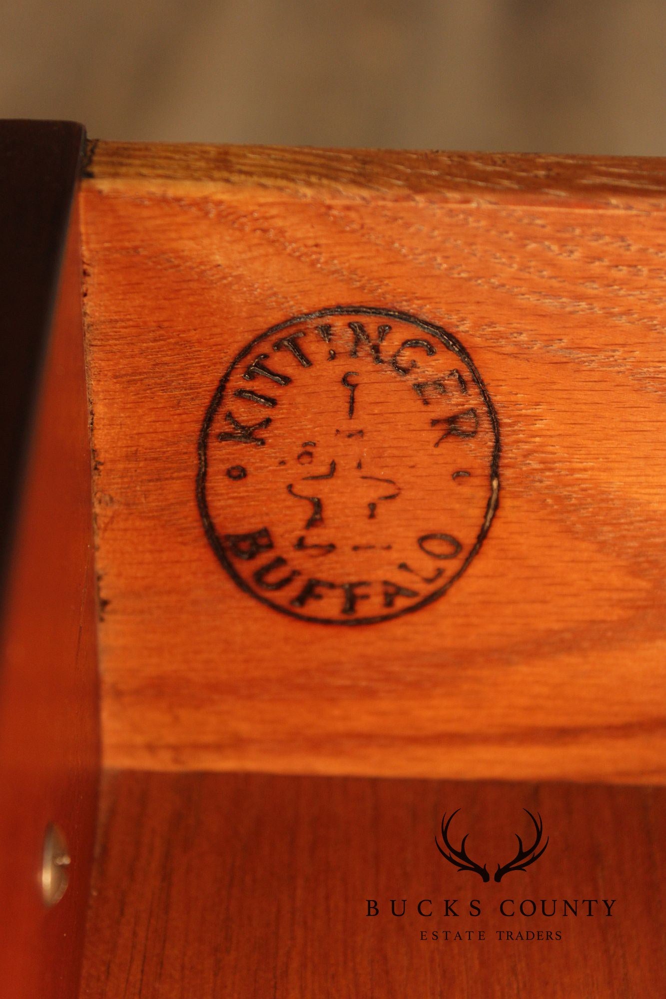 Kittinger Georgian Style Pair of Mahogany Three-Drawer Chests Nightstands