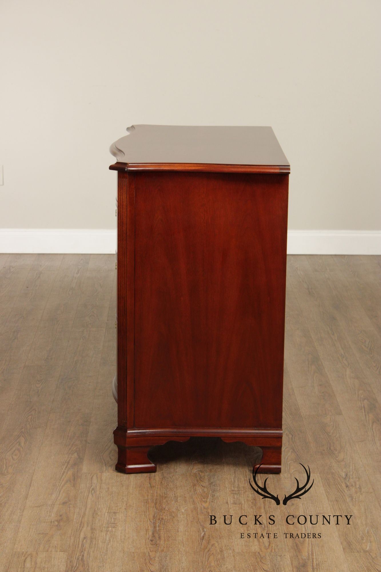 Hickory Chair 'Mount Vernon' Mahogany Serpentine Chest Of Drawers