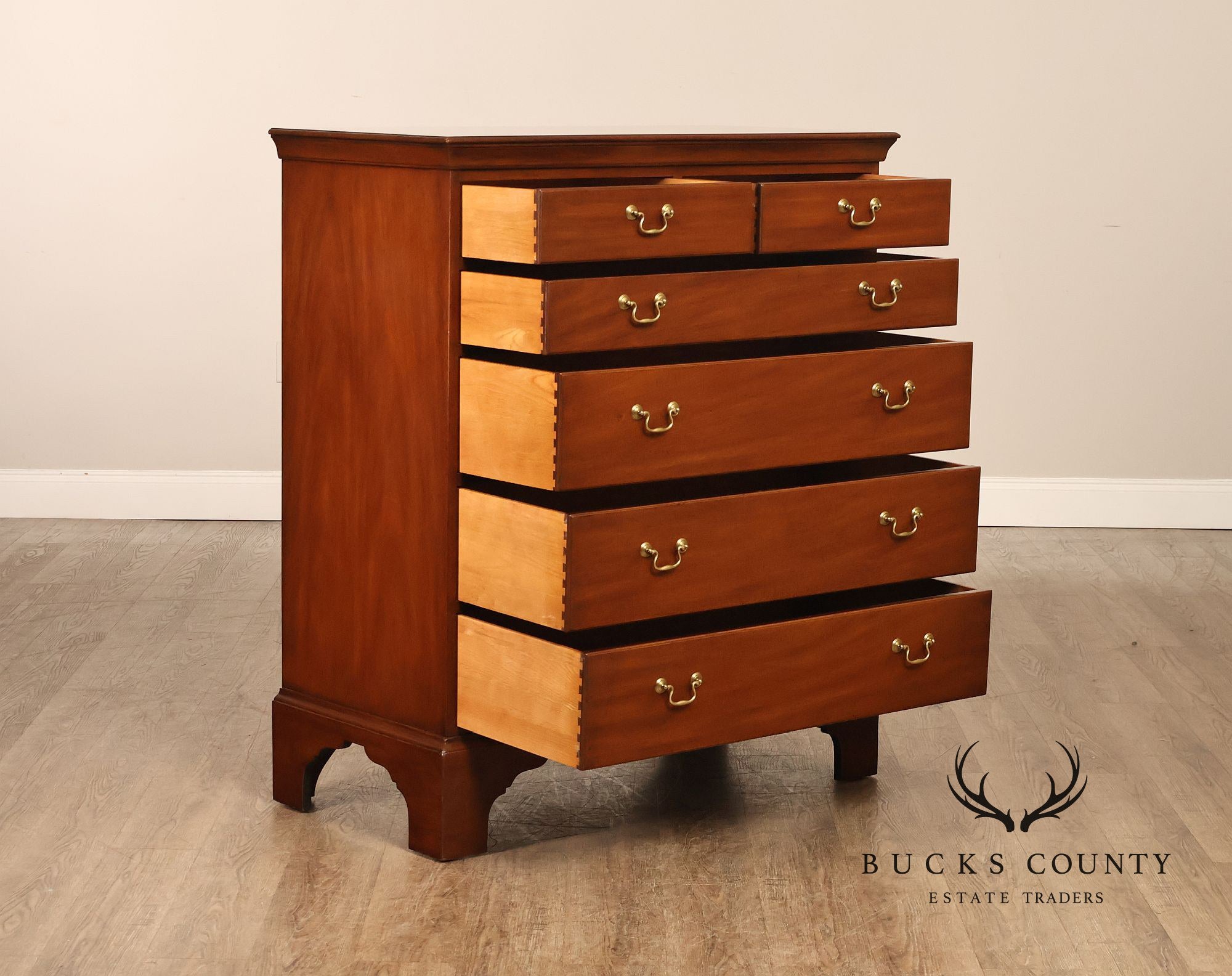 Kittinger Williamsburg Adaptation Georgian Style Mahogany Chest Of Drawers