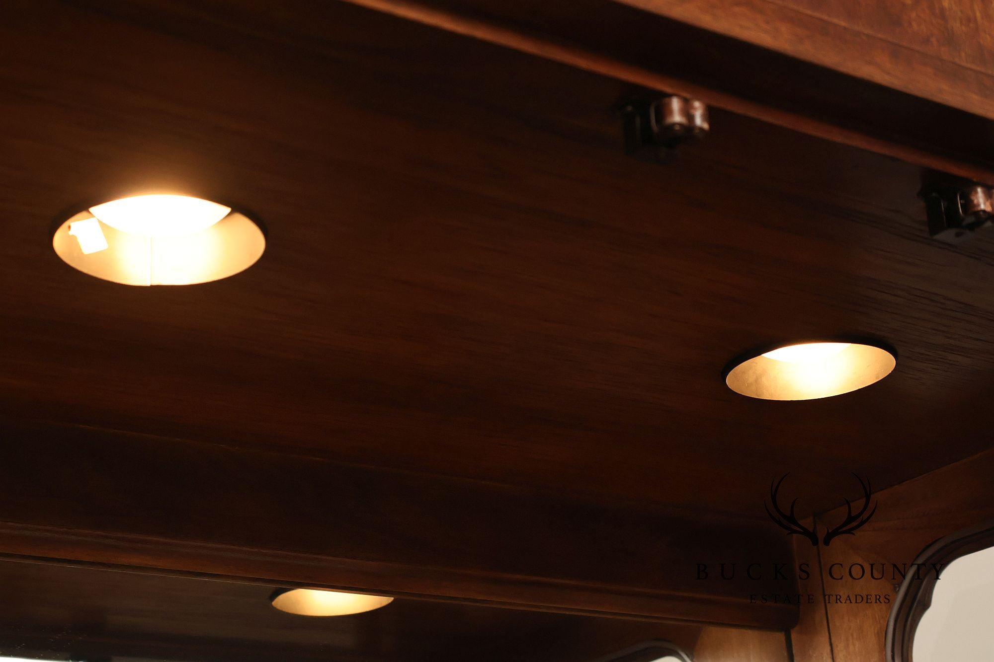 Thomasville Traditional Style Pair Lighted Curio Display Cabinets