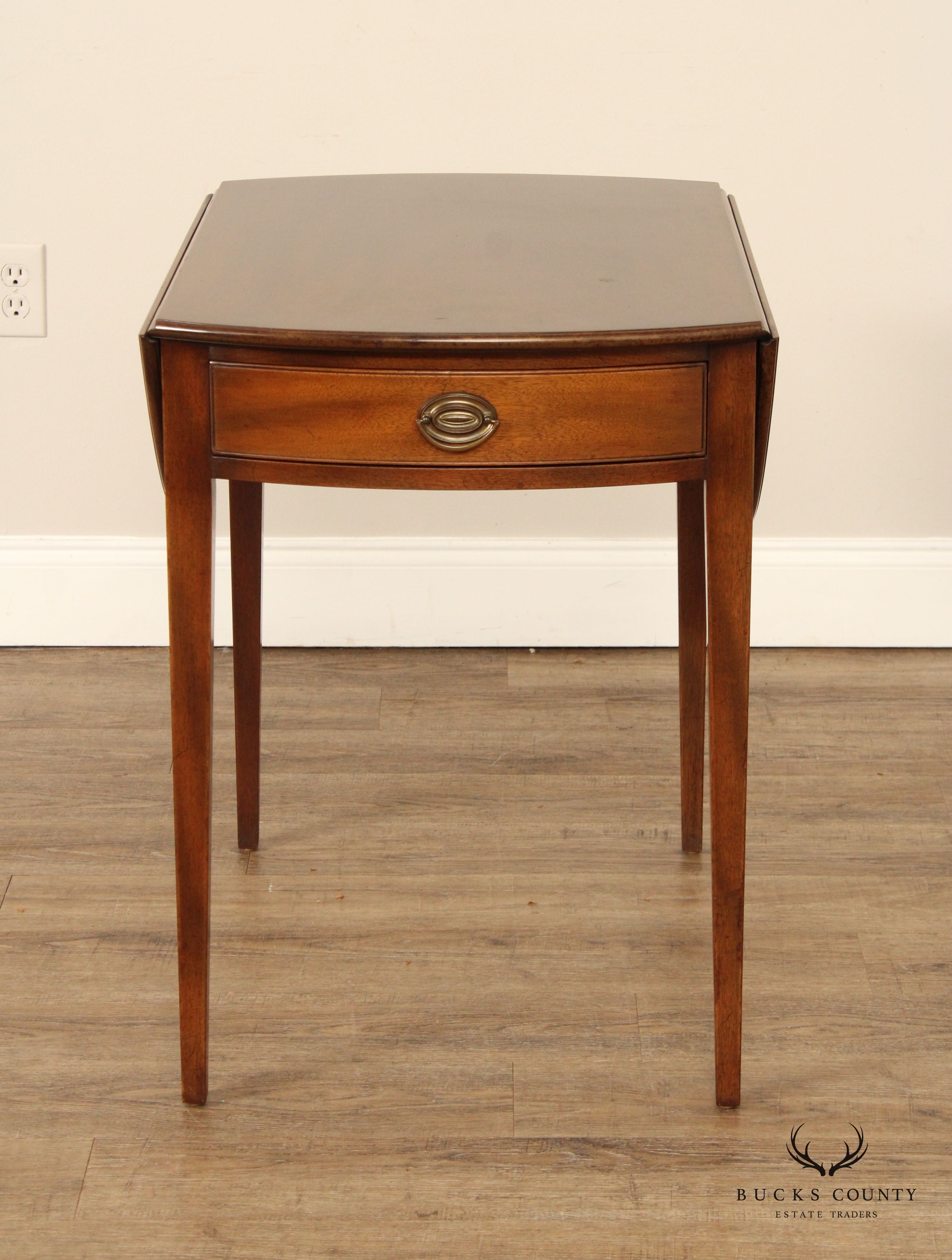 Kittinger Williamsburg Adaptation Pair of Mahogany Pembroke Tables