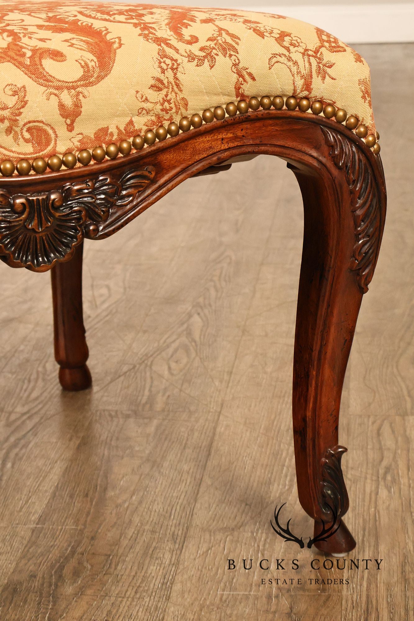 Henredon French Louis XV Style Pair of Carved Side Dining Chairs