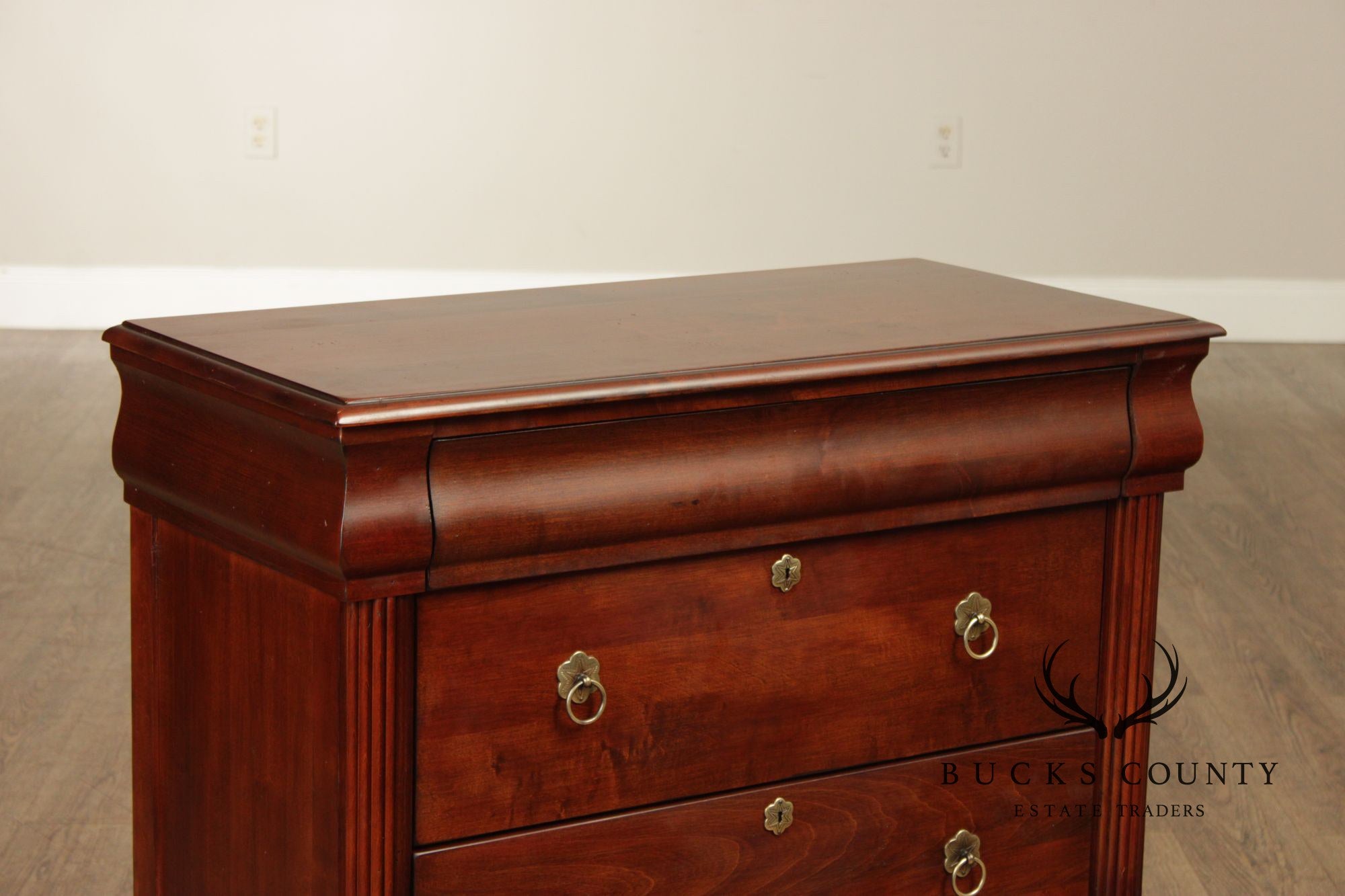 Ethan Allen British Classics Pair Of 'Daryn' Chest Nightstands