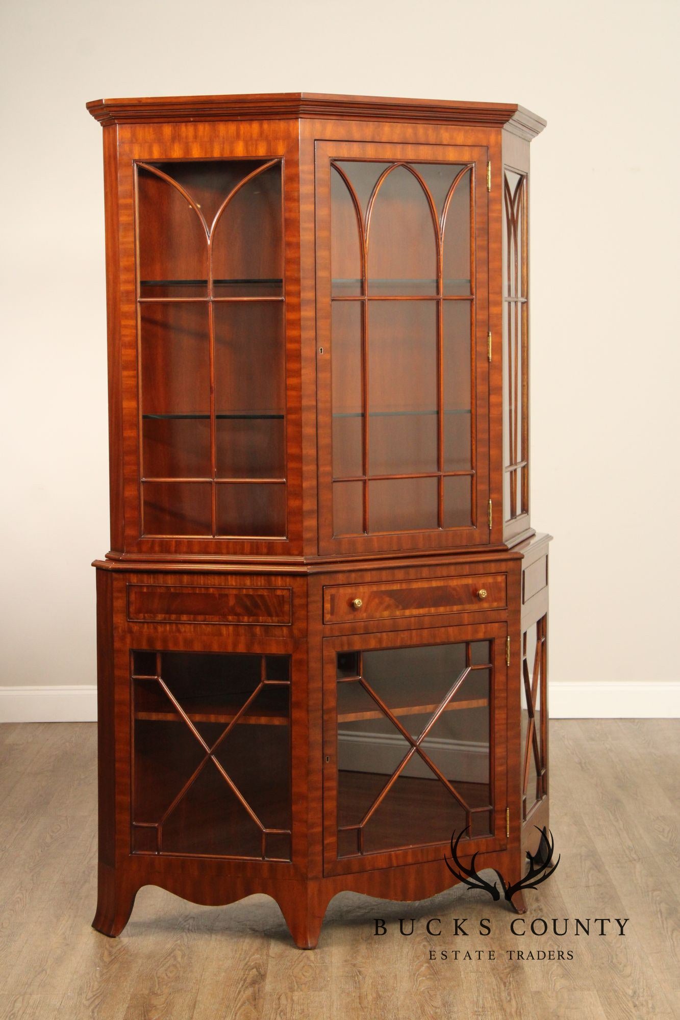 MAITLAND SMITH  REGENCY STYLE MAHOGANY CHINA DISPLAY CABINET