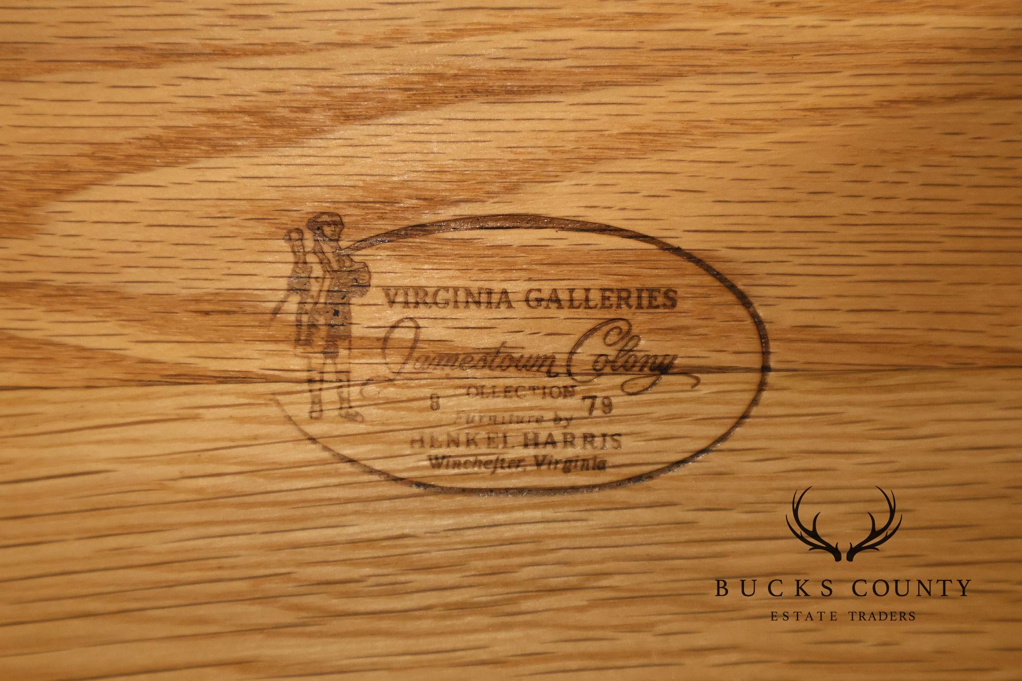 Henkel Harris Queen Anne Banded Mahogany Hunt Board