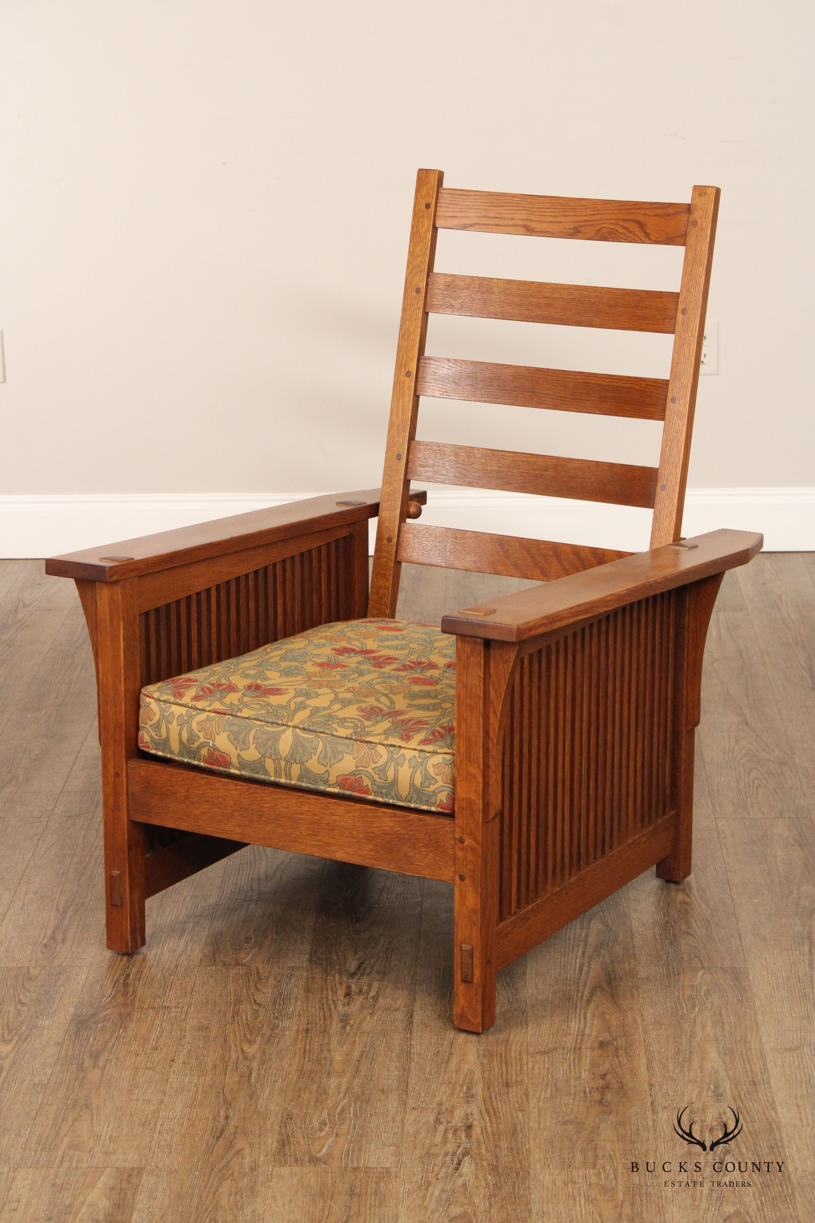 Stickley Mission Collection Oak Compact Spindle Morris Chair