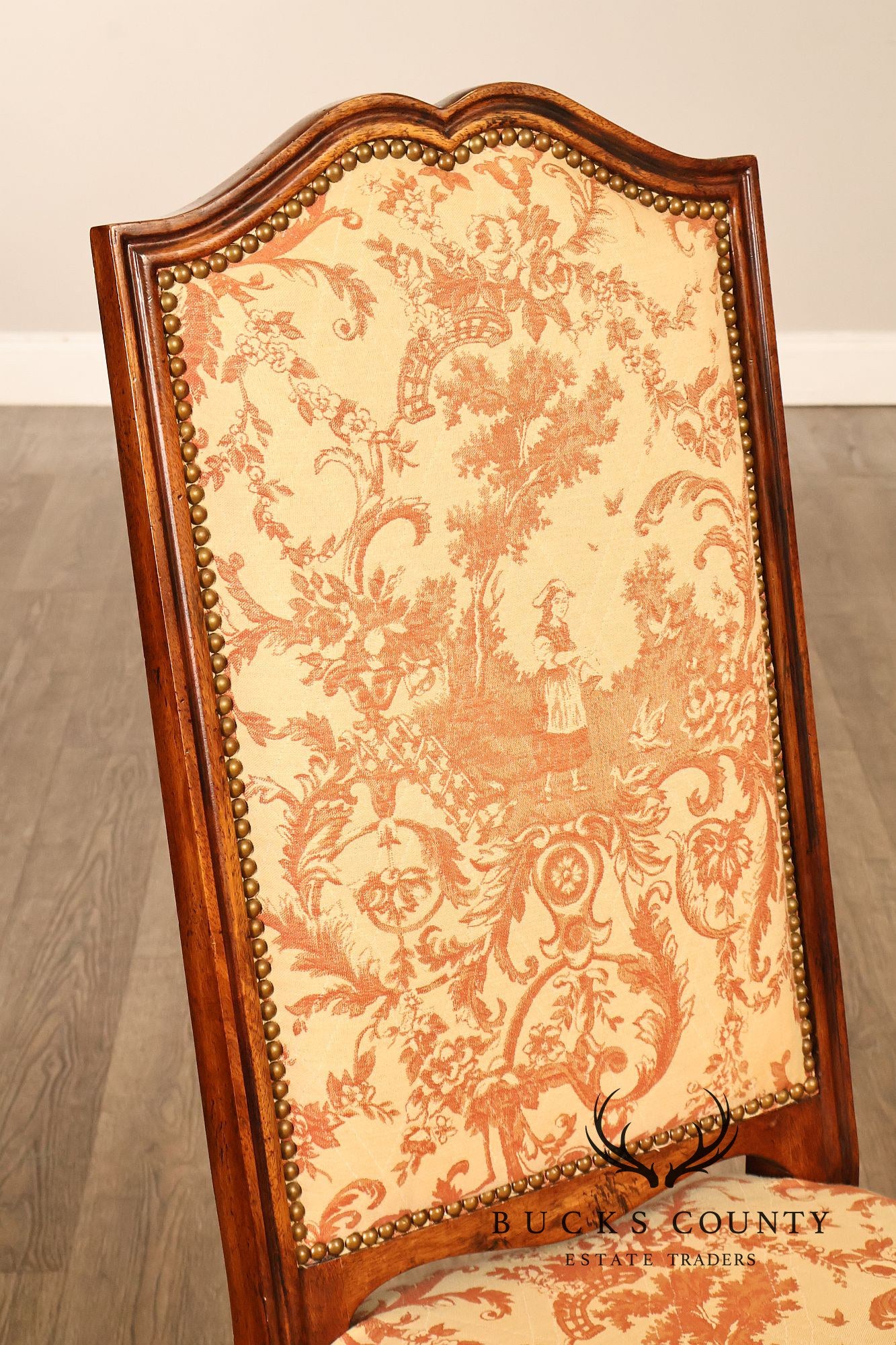 Henredon French Louis XV Style Pair of Carved Side Dining Chairs
