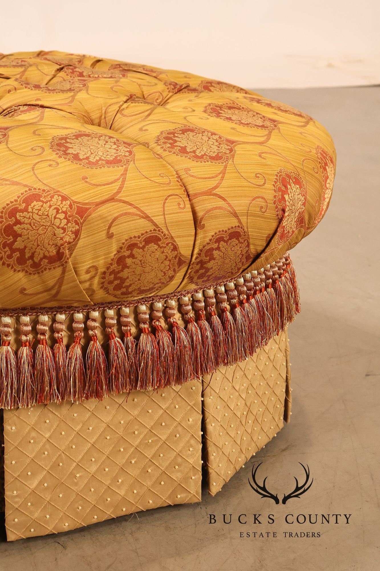 Key City Furniture Tufted Round Upholstered Ottoman With Fringe Skirt