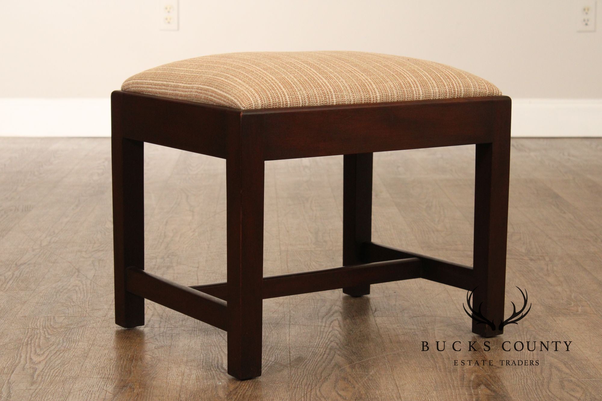 Kittinger Williamsburg Adaptation Chippendale Style Mahogany Bench