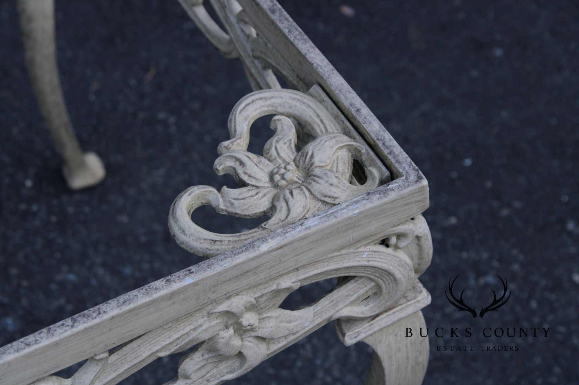 BROWN JORDAN CAST ALUMINUM 'DAY LILY' OUTDOOR PATIO SIDE TABLE
